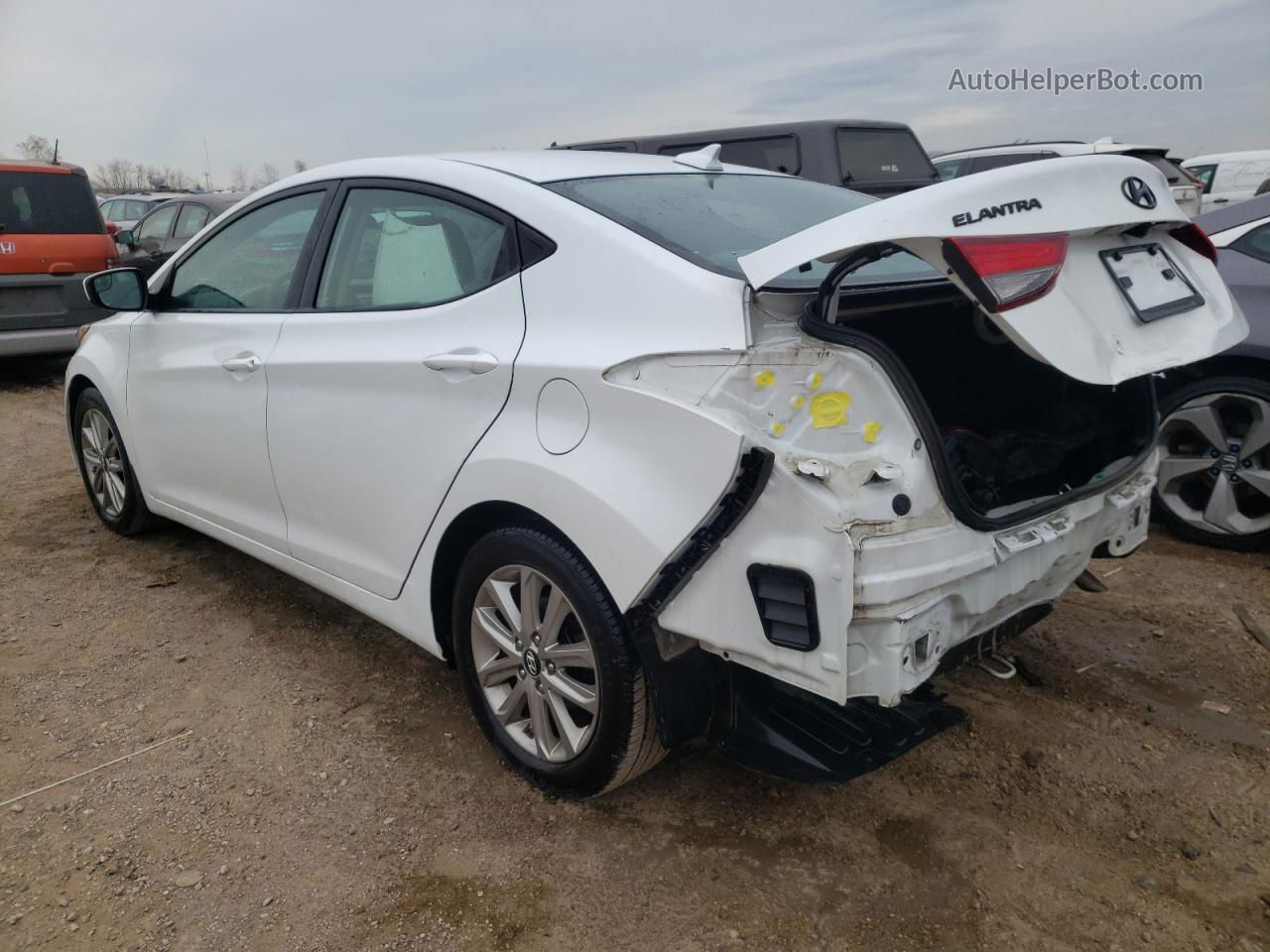 2016 Hyundai Elantra Se White vin: 5NPDH4AE3GH652913