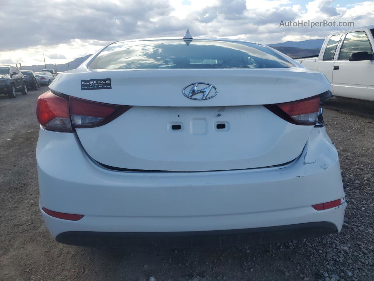 2016 Hyundai Elantra Se White vin: 5NPDH4AE3GH713595