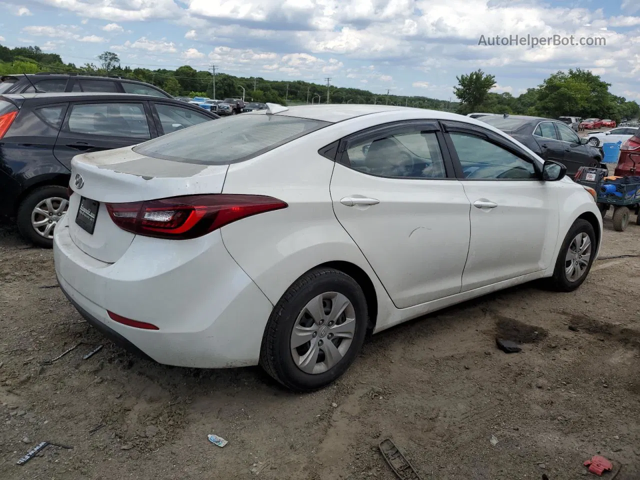 2016 Hyundai Elantra Se White vin: 5NPDH4AE4GH766600