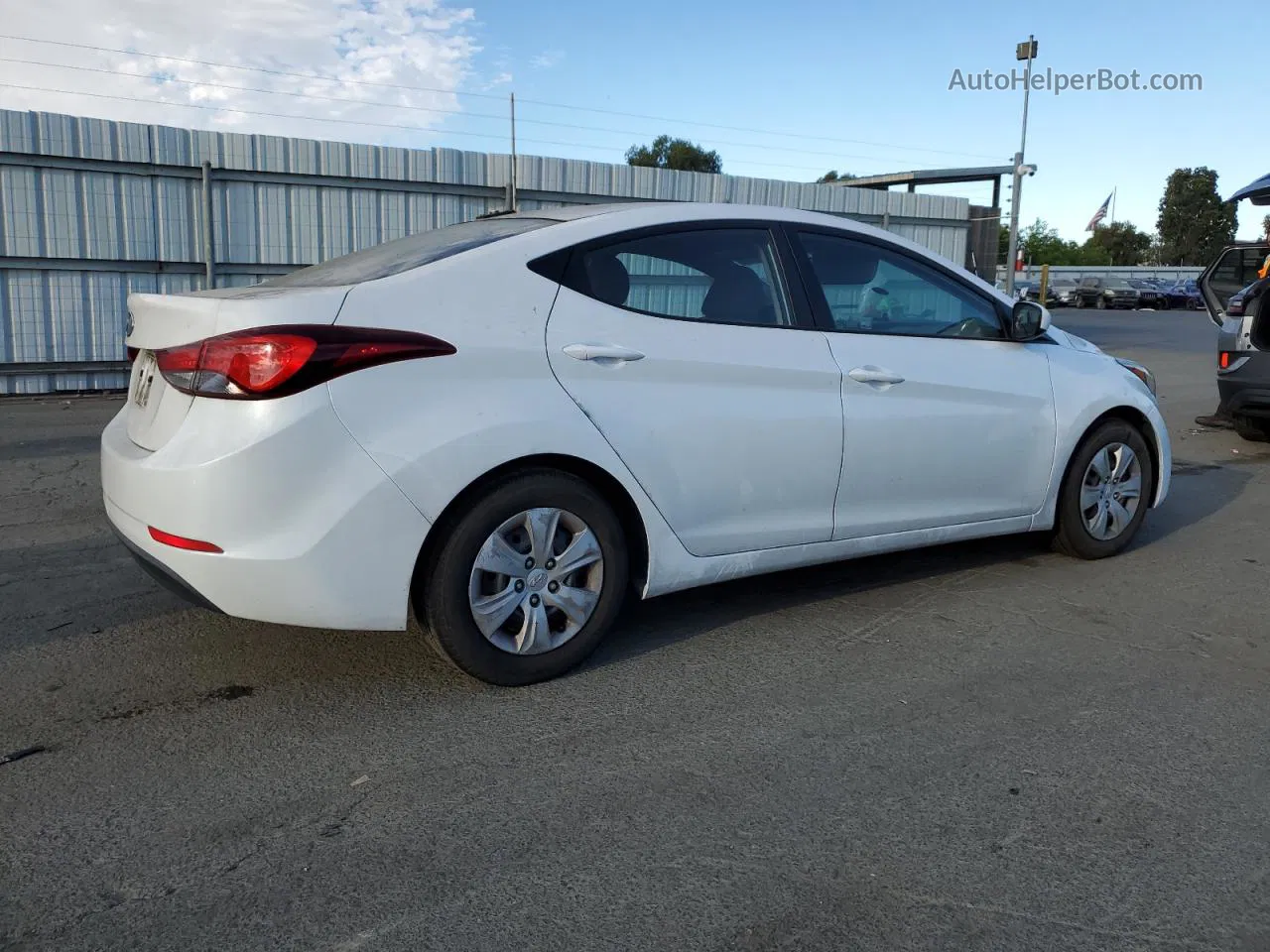 2016 Hyundai Elantra Se White vin: 5NPDH4AE6GH698249