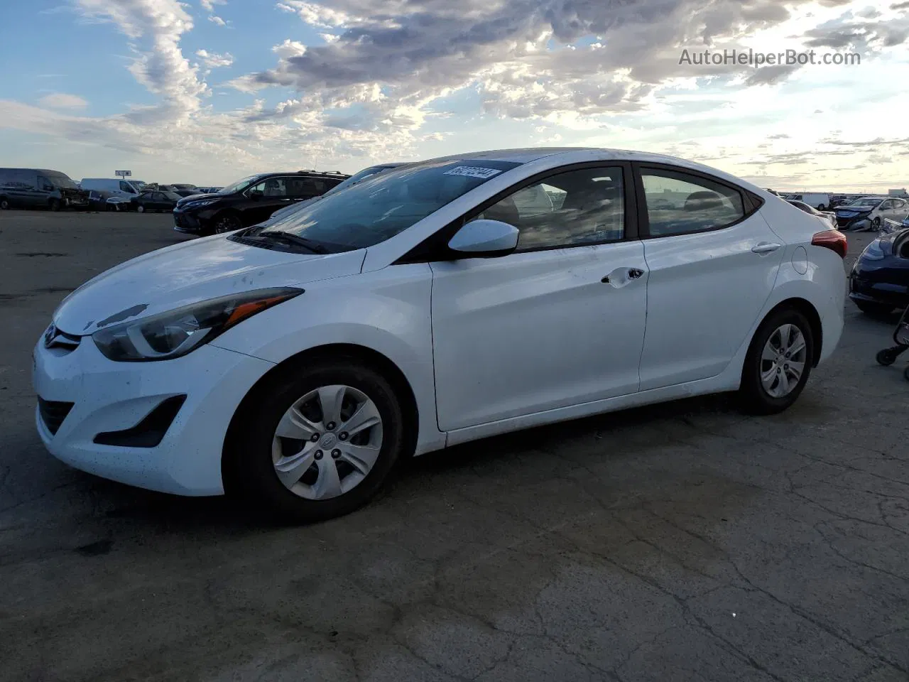 2016 Hyundai Elantra Se White vin: 5NPDH4AE6GH698249