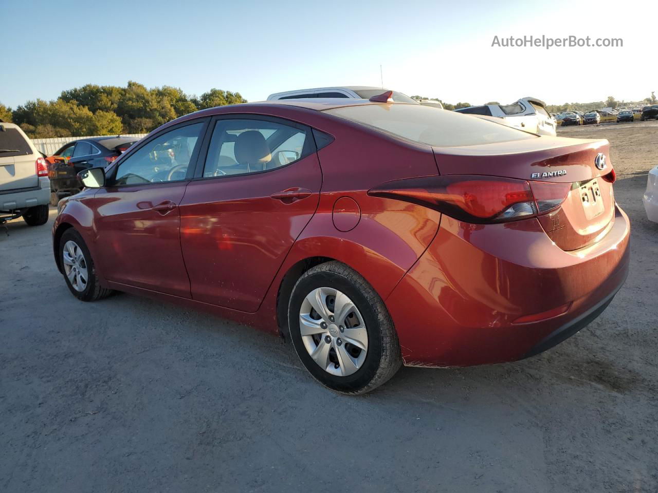 2016 Hyundai Elantra Se Red vin: 5NPDH4AE6GH724171