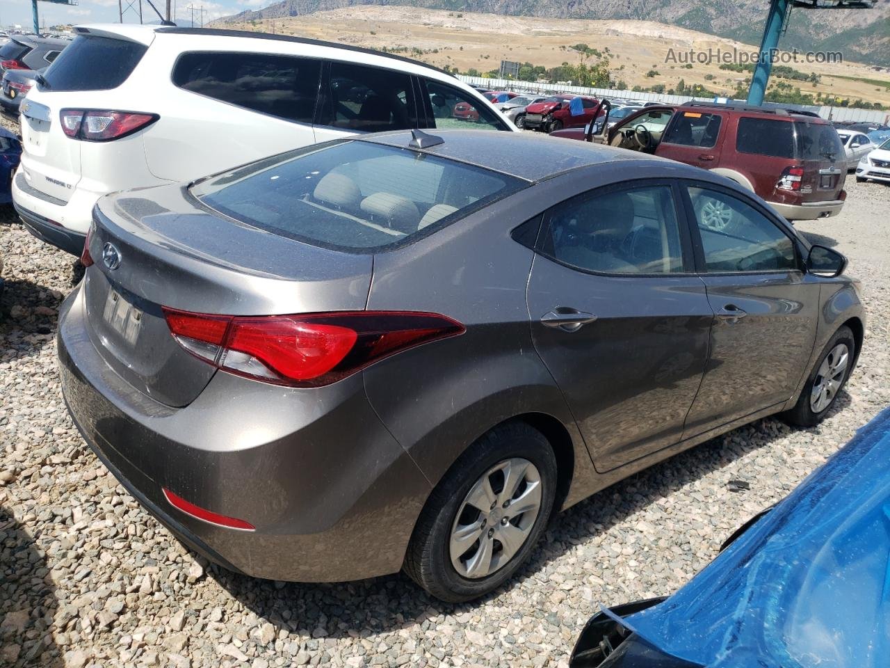 2016 Hyundai Elantra Se Gold vin: 5NPDH4AE7GH721540