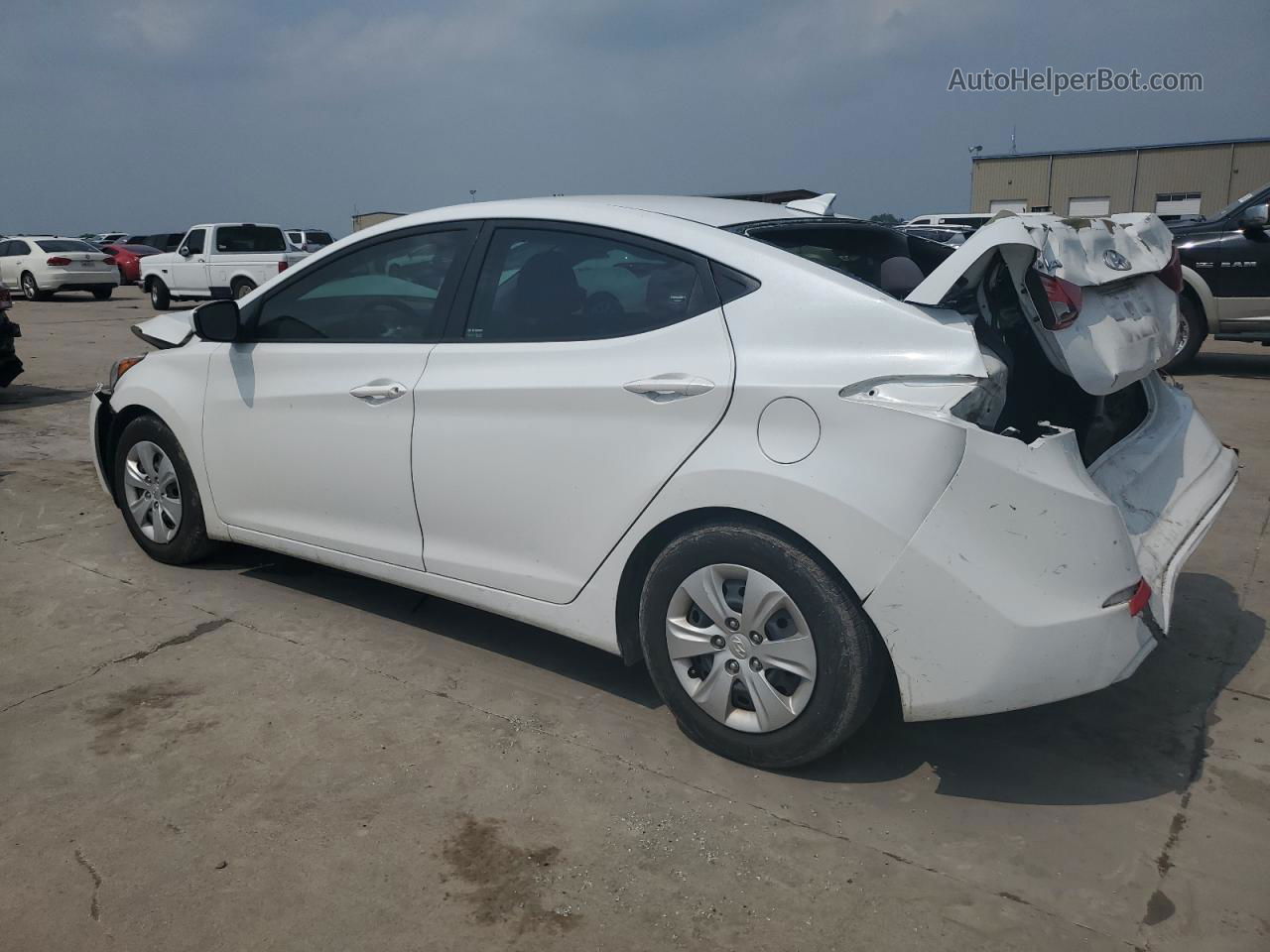 2016 Hyundai Elantra Se White vin: 5NPDH4AE8GH668265