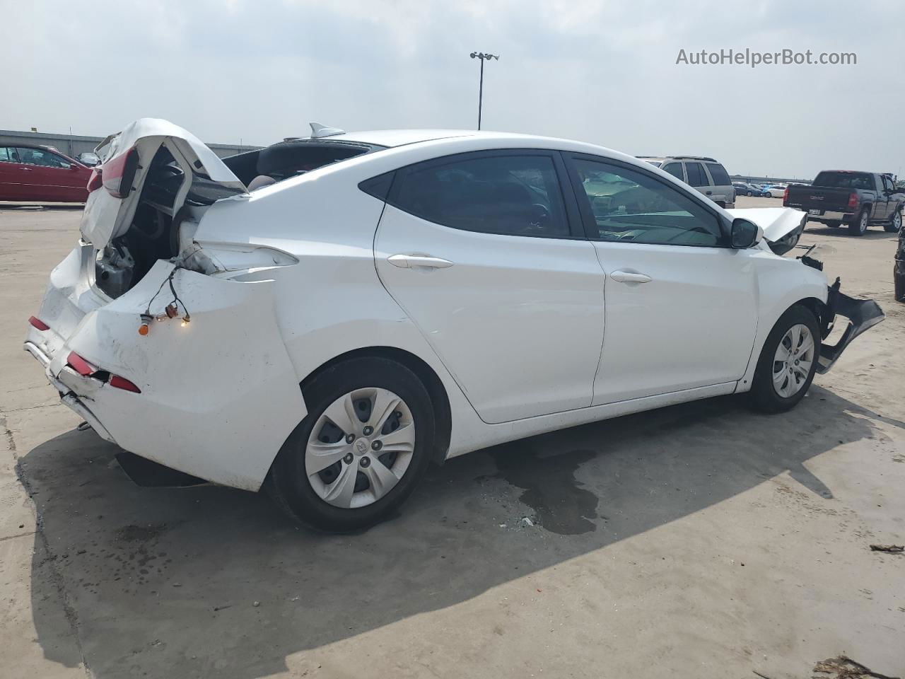 2016 Hyundai Elantra Se White vin: 5NPDH4AE8GH668265