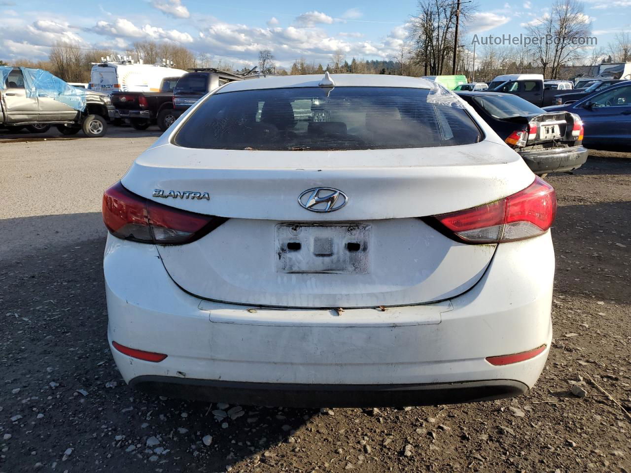 2016 Hyundai Elantra Se White vin: 5NPDH4AE8GH767135