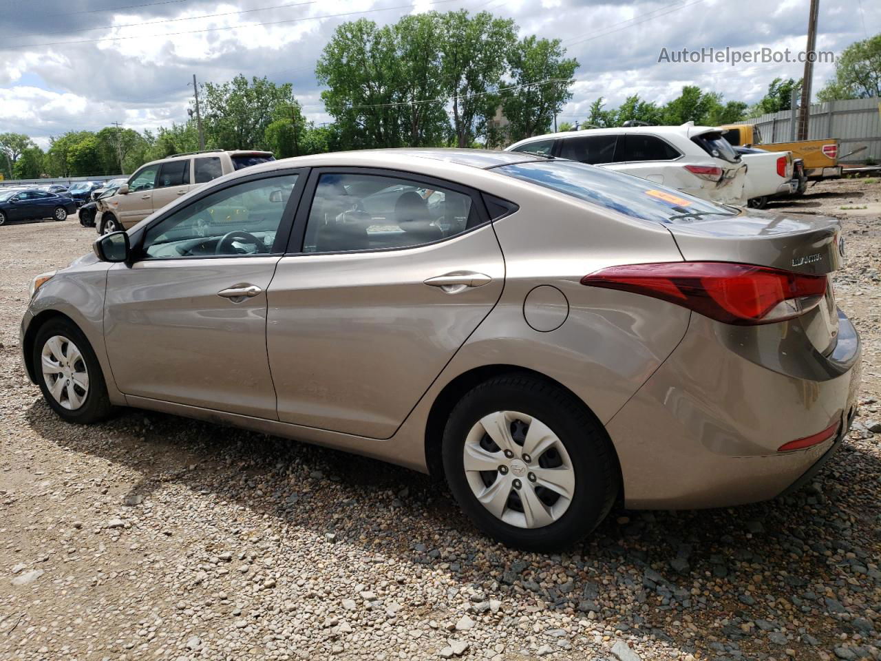 2016 Hyundai Elantra Se Beige vin: 5NPDH4AE9GH700057