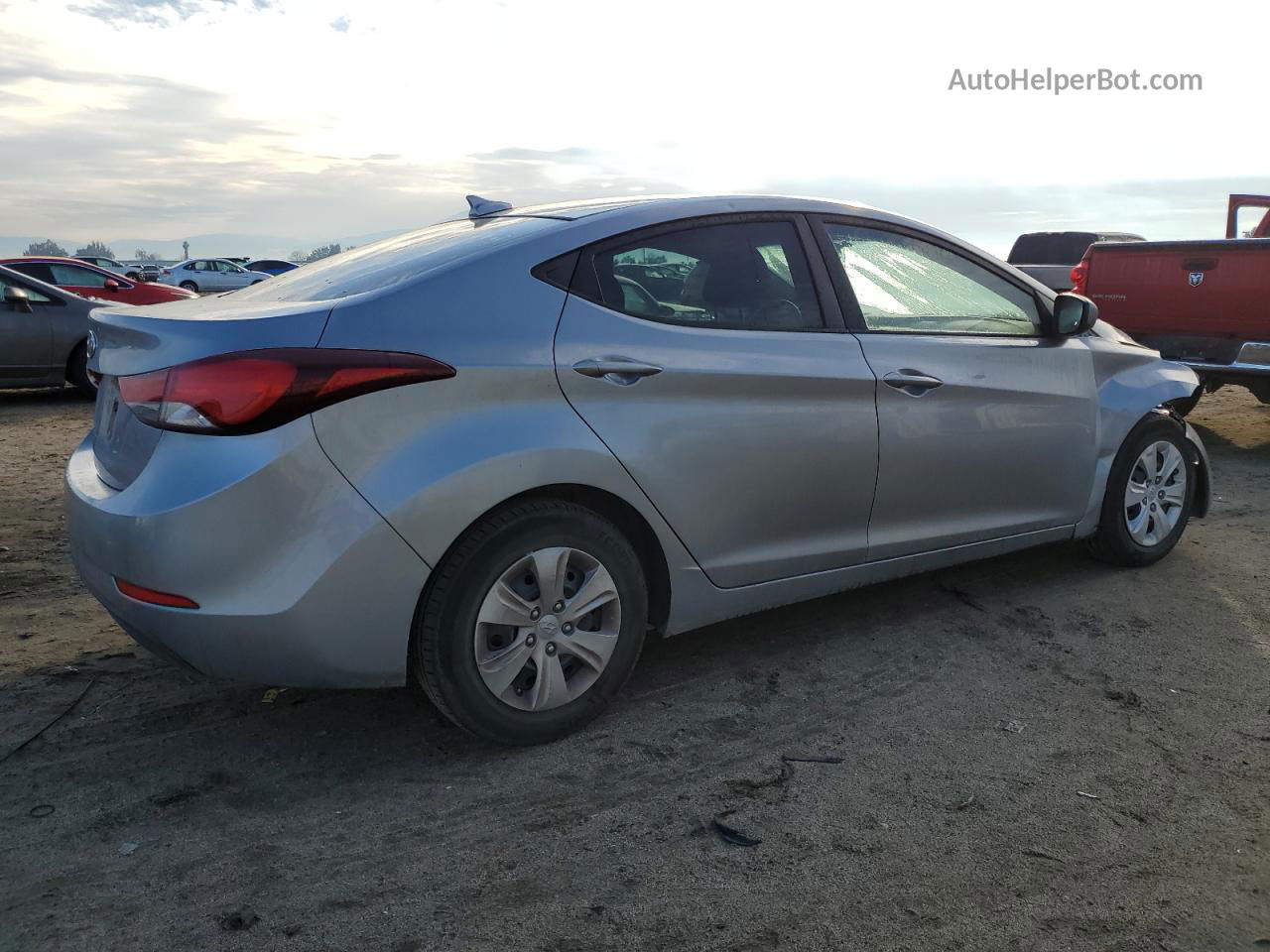 2016 Hyundai Elantra Se Silver vin: 5NPDH4AE9GH755866