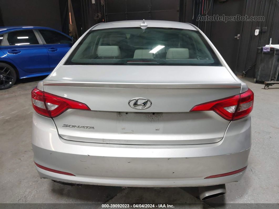 2017 Hyundai Sonata   Silver vin: 5NPE24AF3HH579882