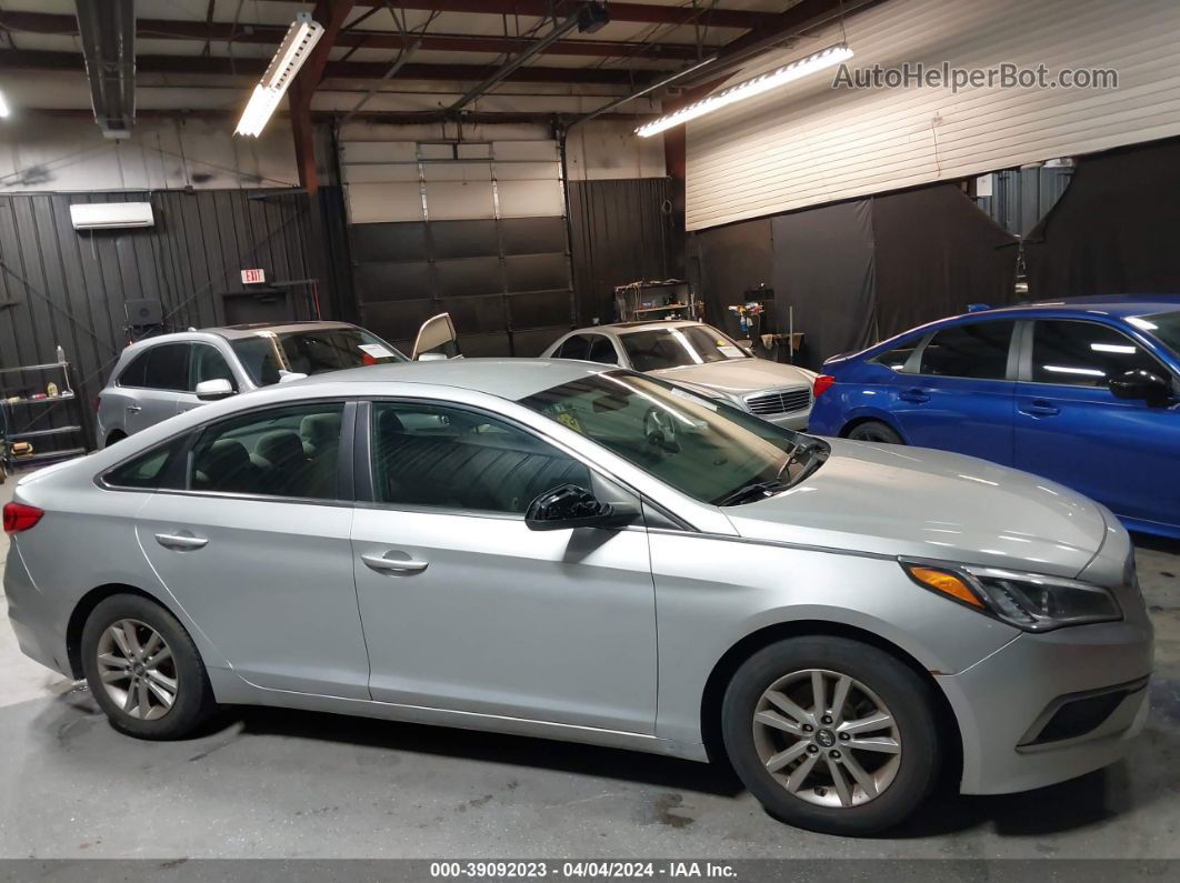 2017 Hyundai Sonata   Silver vin: 5NPE24AF3HH579882