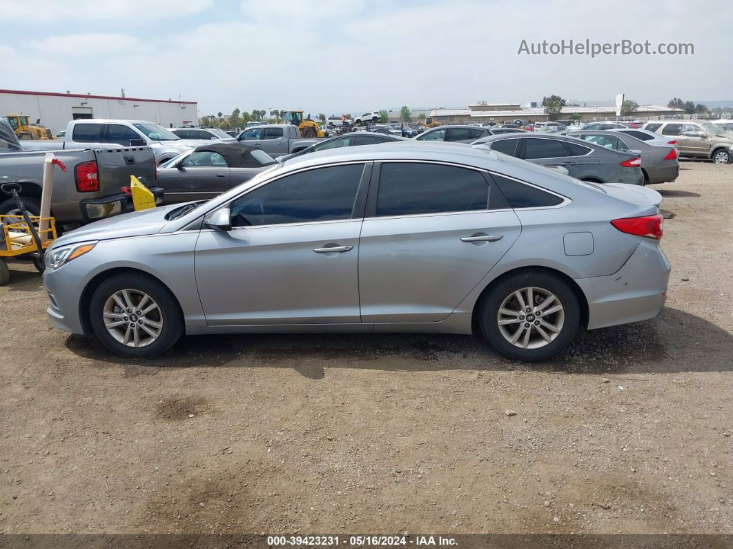 2017 Hyundai Sonata   Silver vin: 5NPE24AF4HH561438