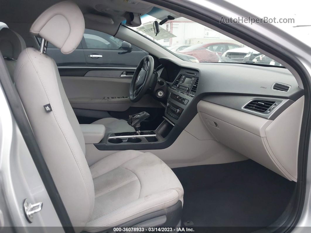 2017 Hyundai Sonata Серебряный vin: 5NPE24AF5HH530554