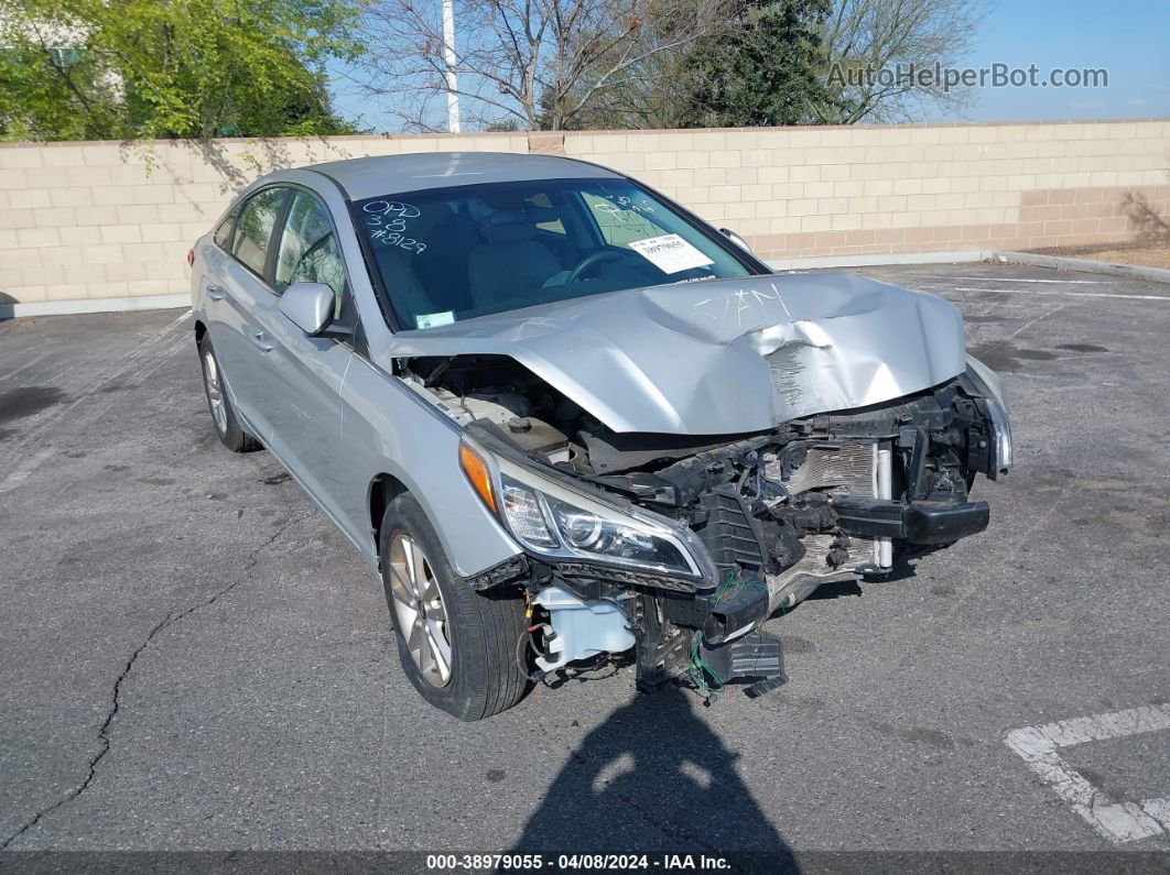 2017 Hyundai Sonata   Silver vin: 5NPE24AF7HH518129