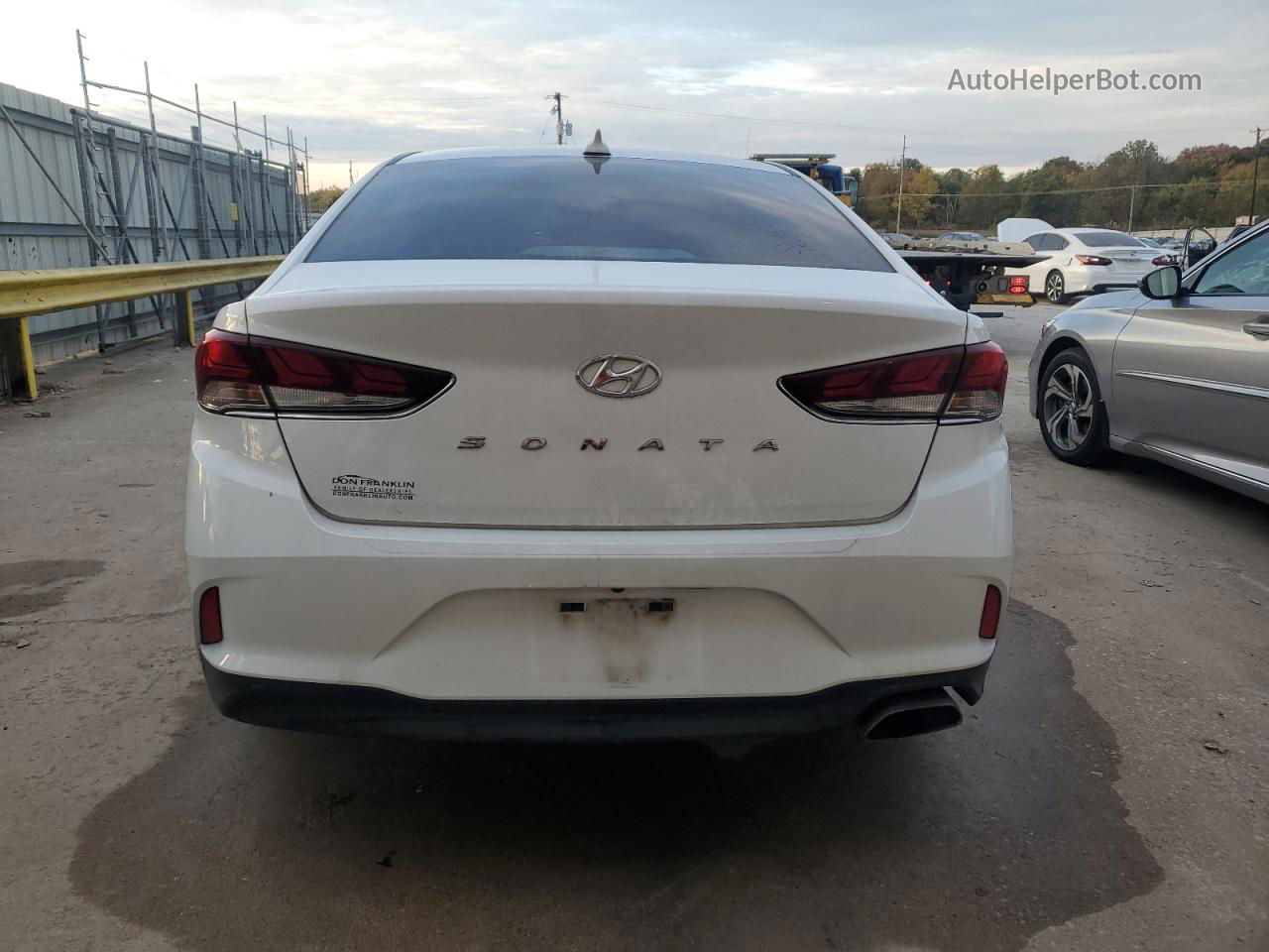 2018 Hyundai Sonata Sport White vin: 5NPE34AF5JH661907