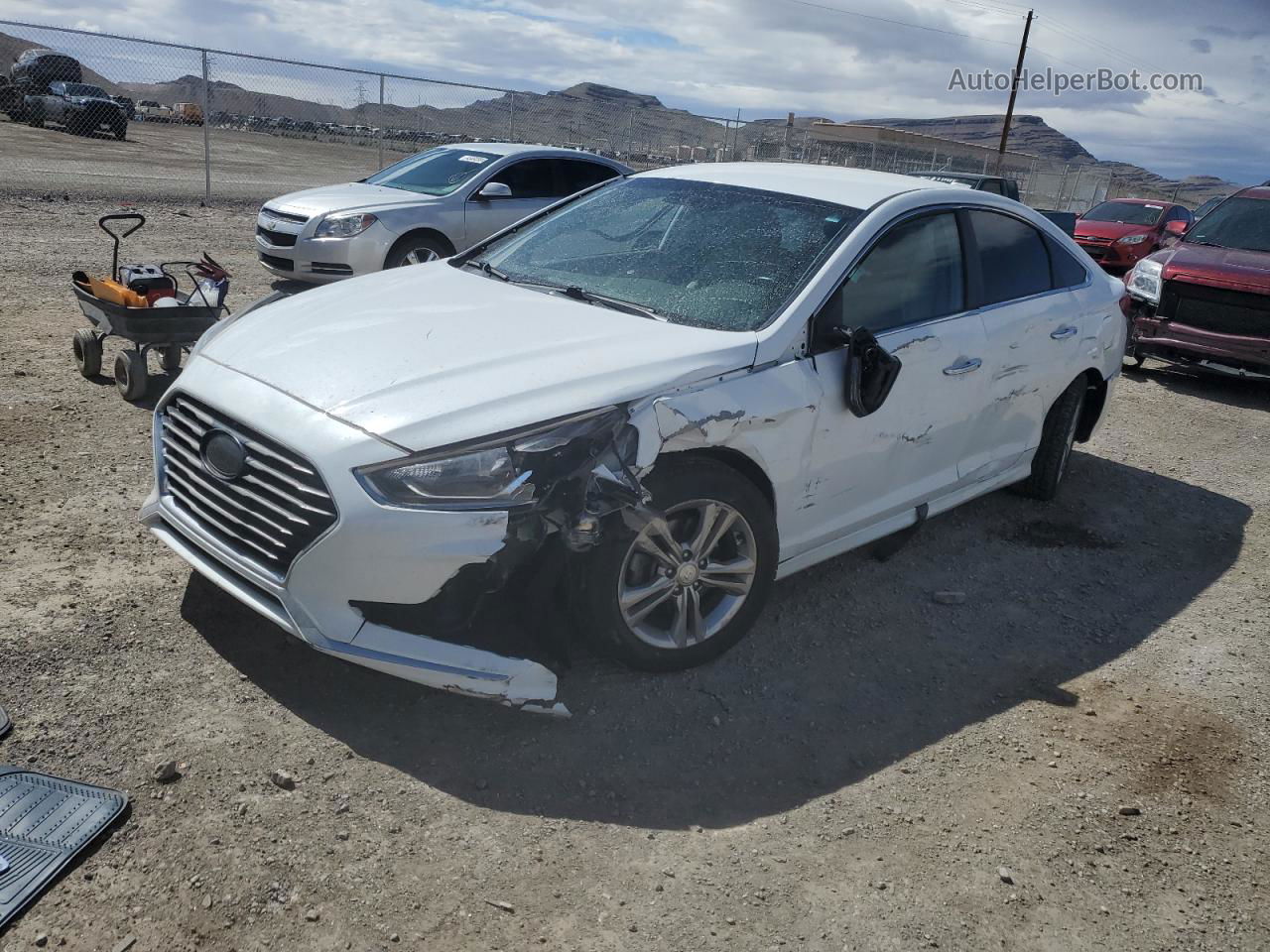 2018 Hyundai Sonata Sport White vin: 5NPE34AF9JH672294