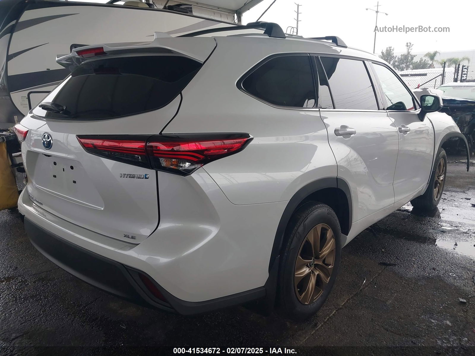 Price & History 2022 Toyota Highlander Hybrid Xle Bronze Edition