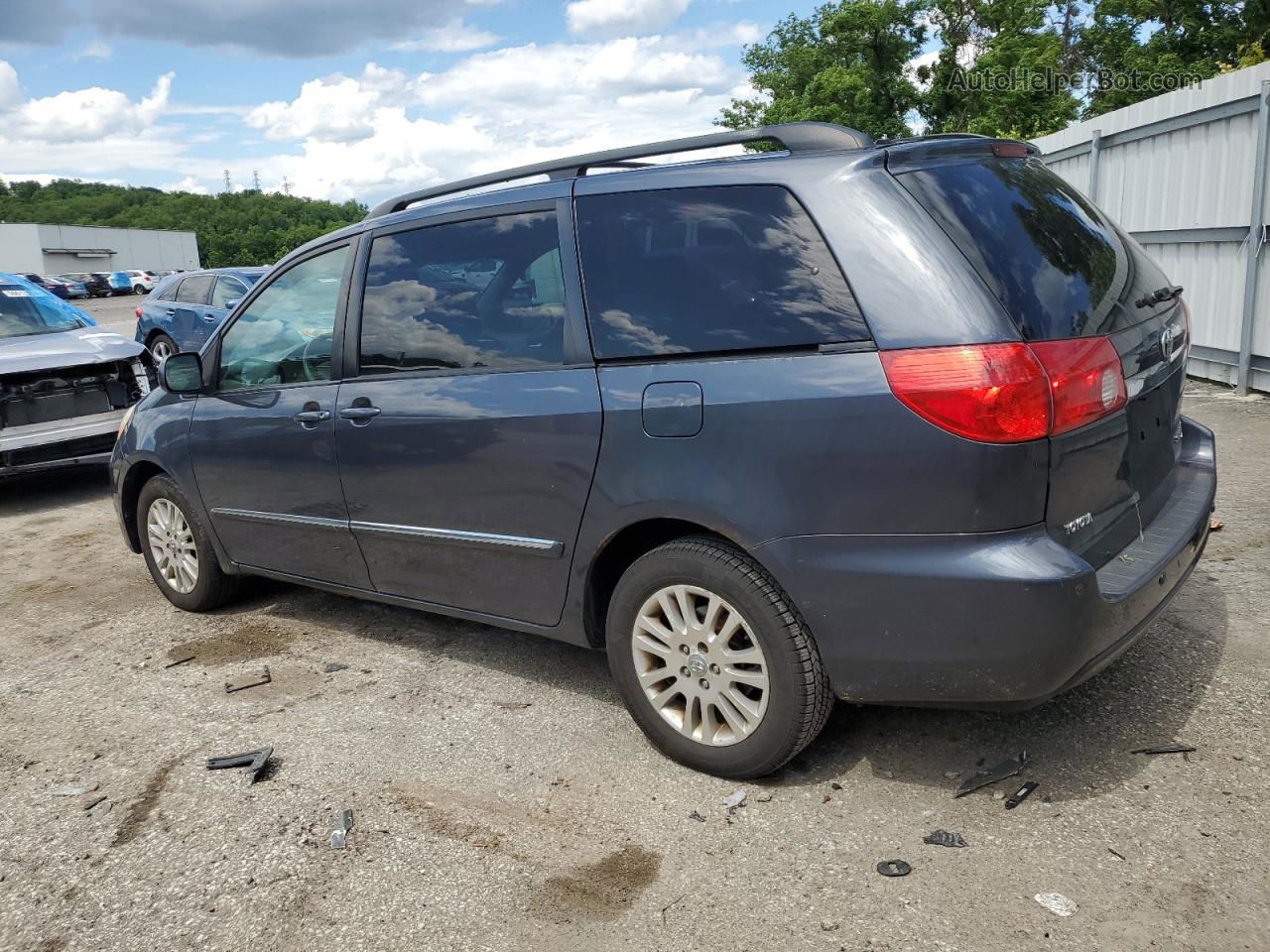 2007 Toyota Sienna Xle Blue vin: 5TDBK22C97S006151