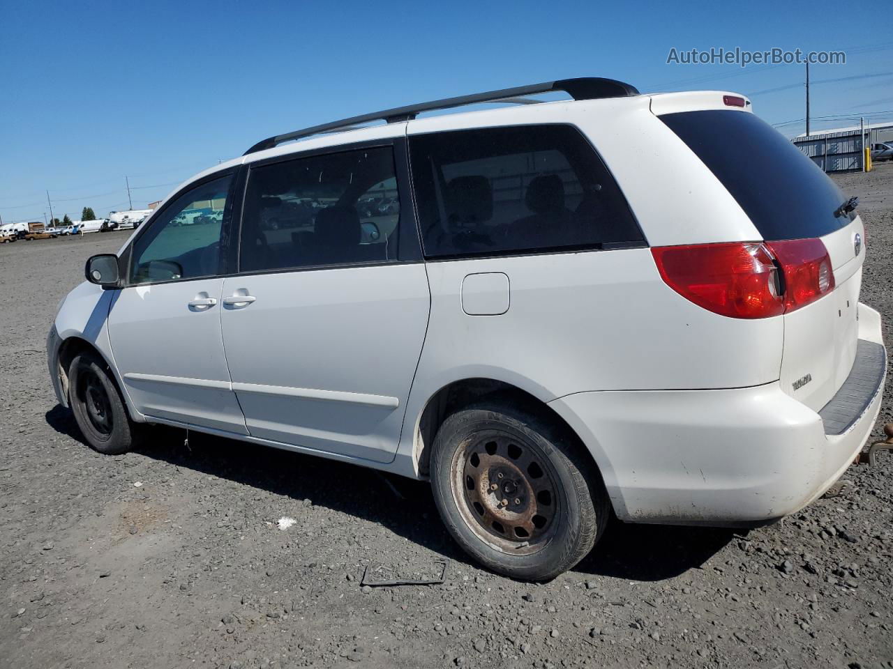 2007 Toyota Sienna Le White vin: 5TDBK23C97S001692