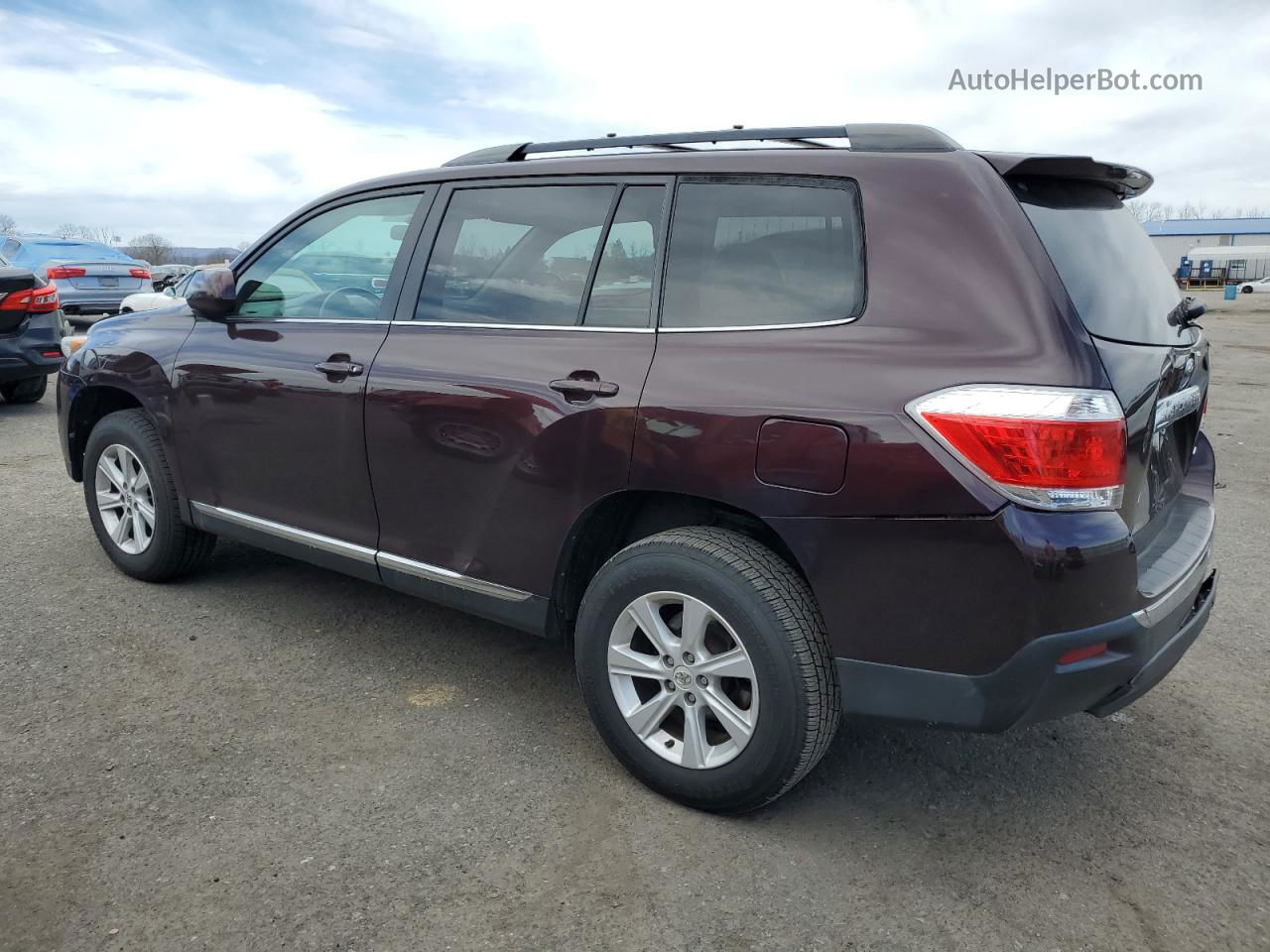 2011 Toyota Highlander Base Burgundy vin: 5TDBK3EH3BS089131