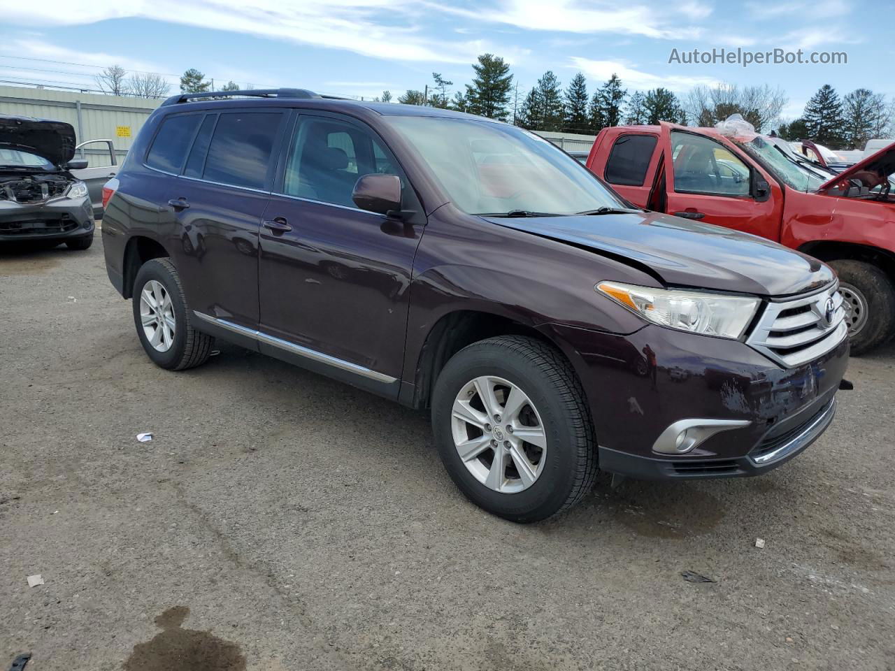 2011 Toyota Highlander Base Burgundy vin: 5TDBK3EH3BS089131