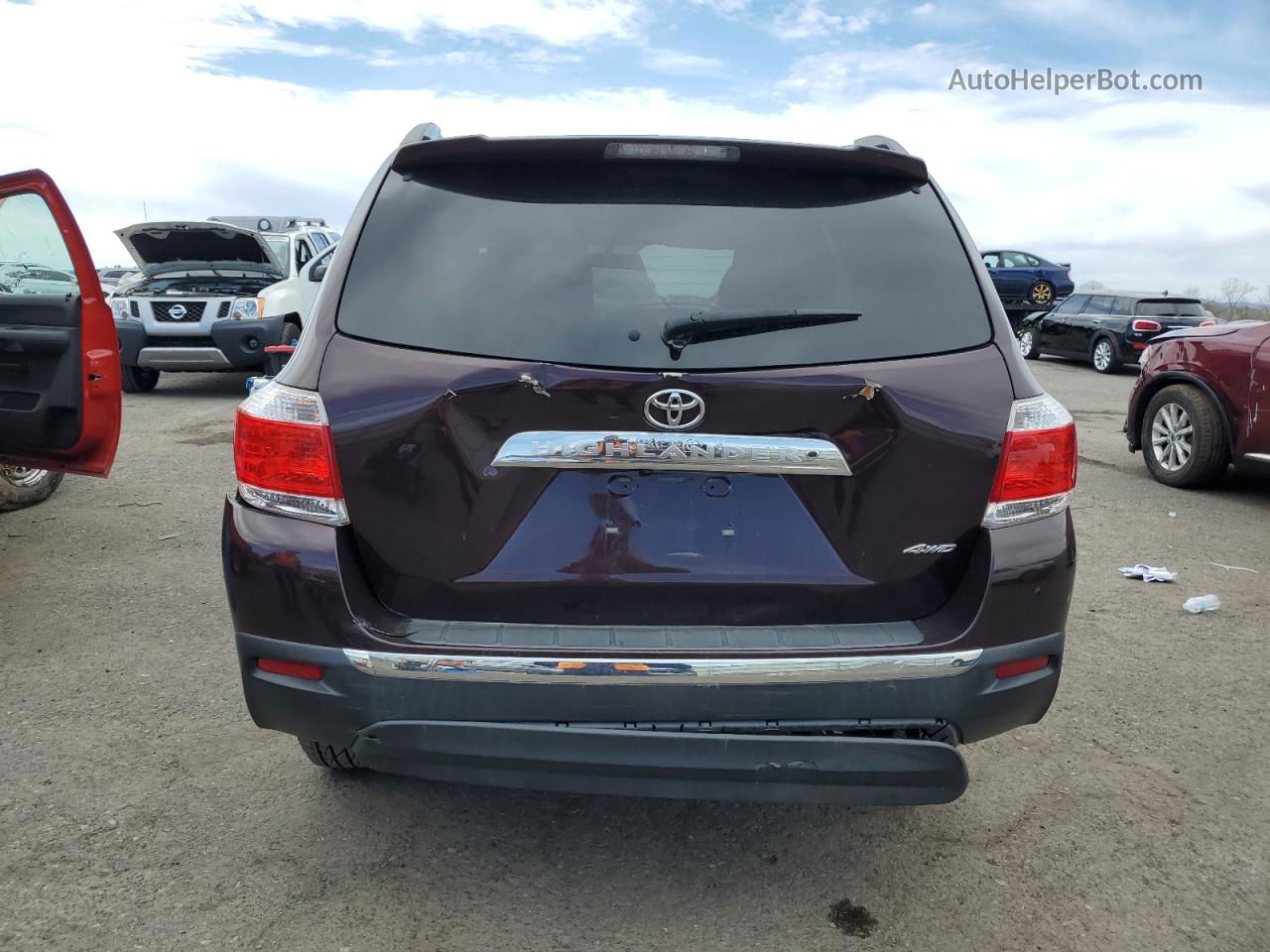 2011 Toyota Highlander Base Burgundy vin: 5TDBK3EH3BS089131