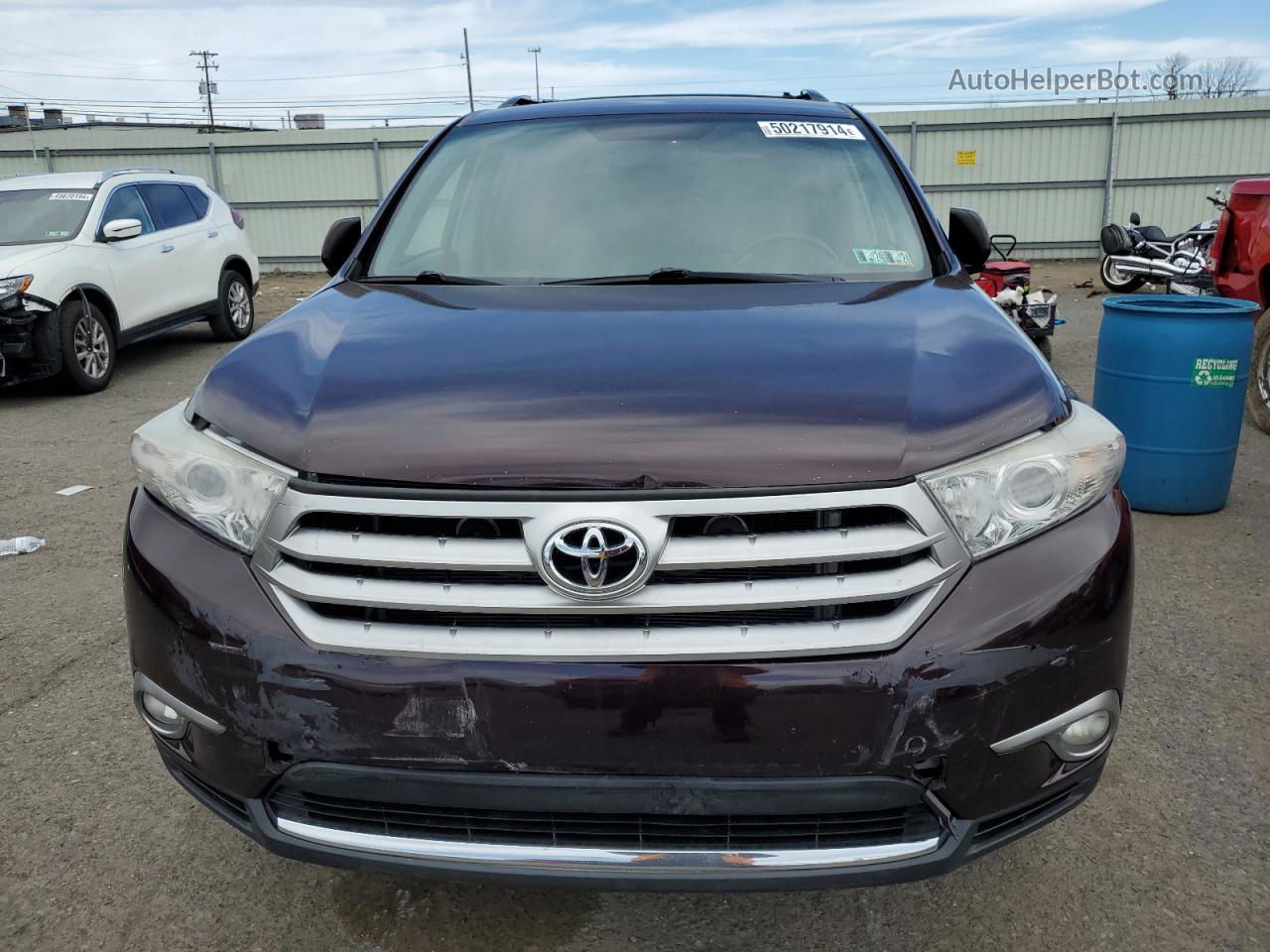 2011 Toyota Highlander Base Burgundy vin: 5TDBK3EH3BS089131