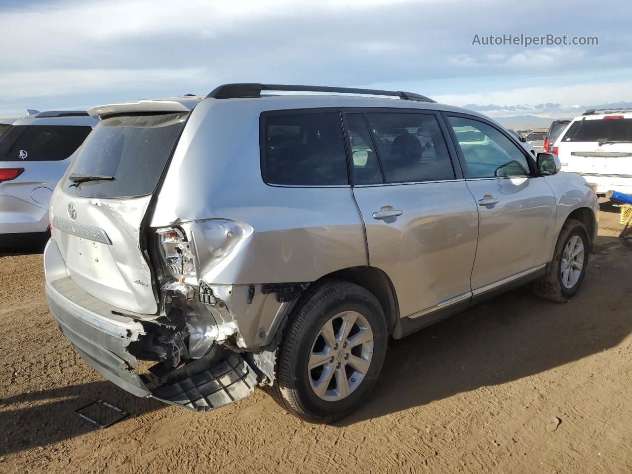 2011 Toyota Highlander Base Silver vin: 5TDBK3EH5BS046507