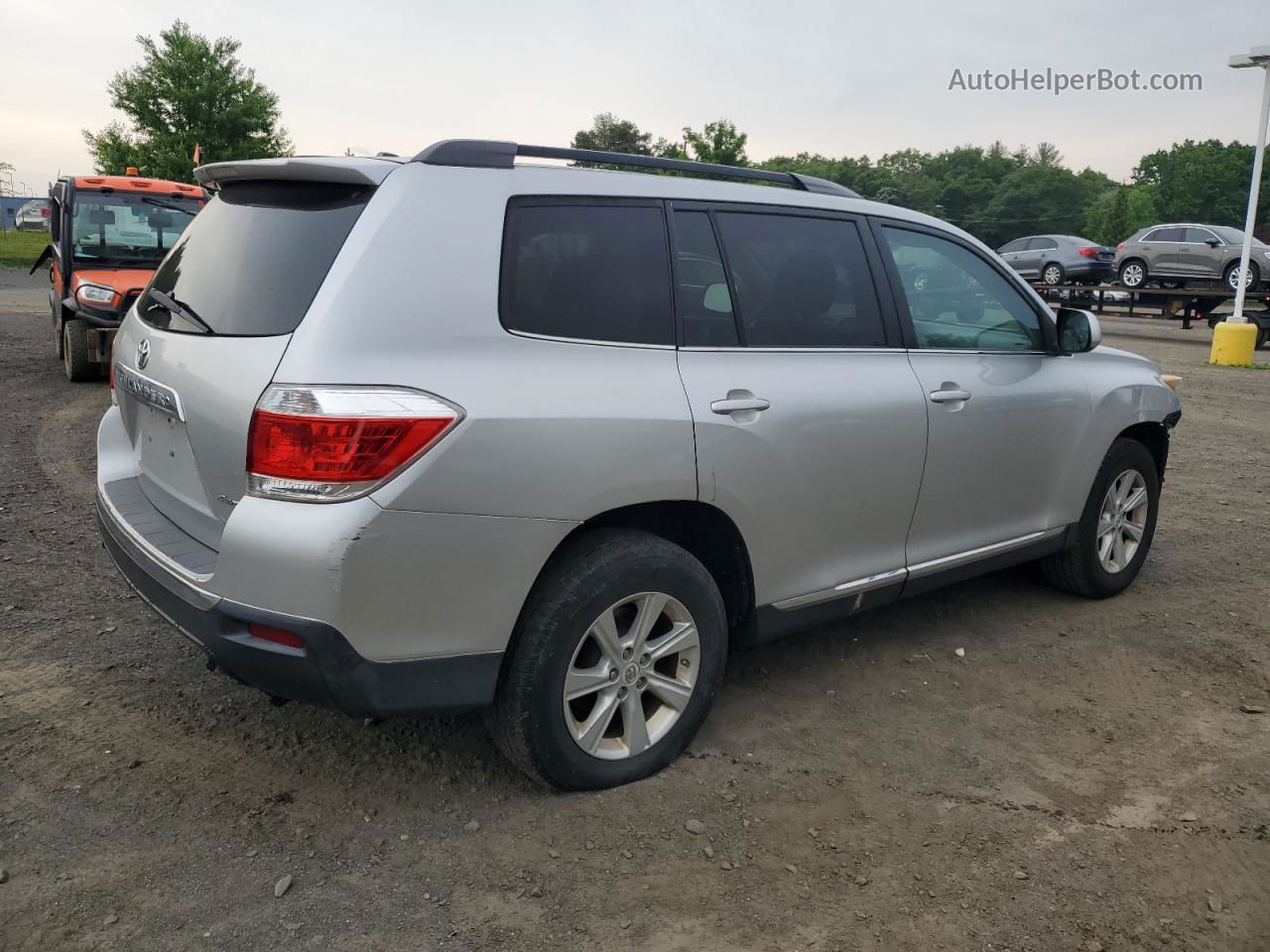 2011 Toyota Highlander Base Silver vin: 5TDBK3EH5BS067972