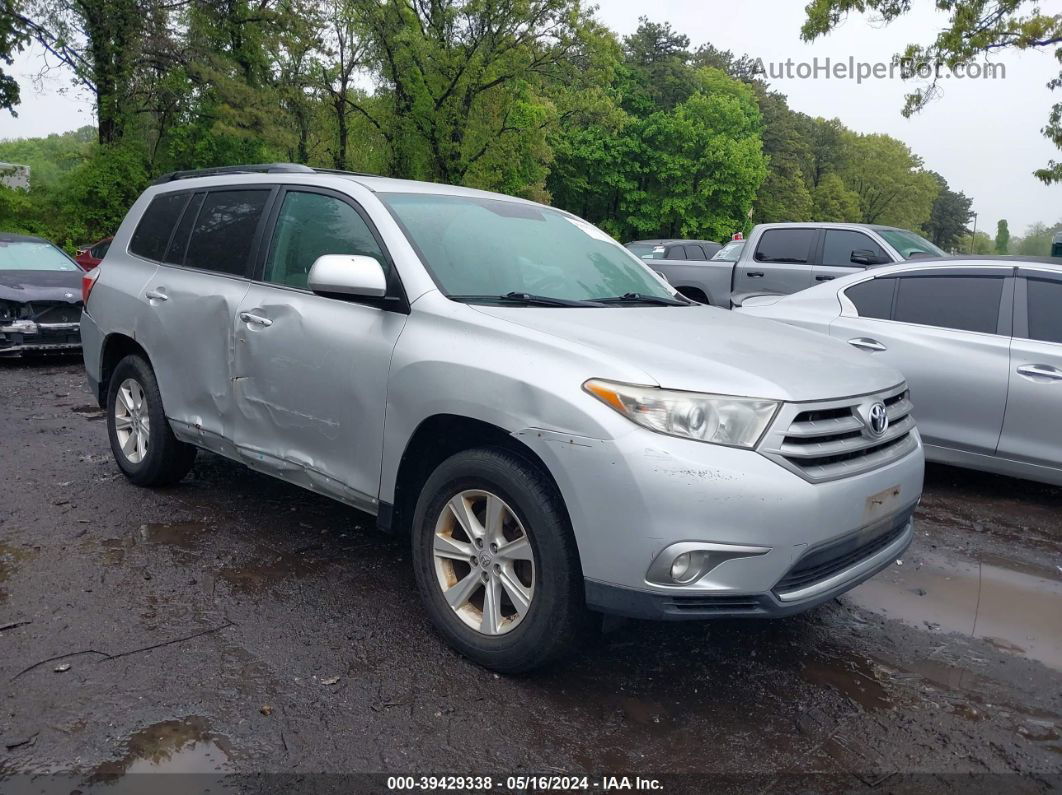 2011 Toyota Highlander Base V6 Silver vin: 5TDBK3EH7BS050235