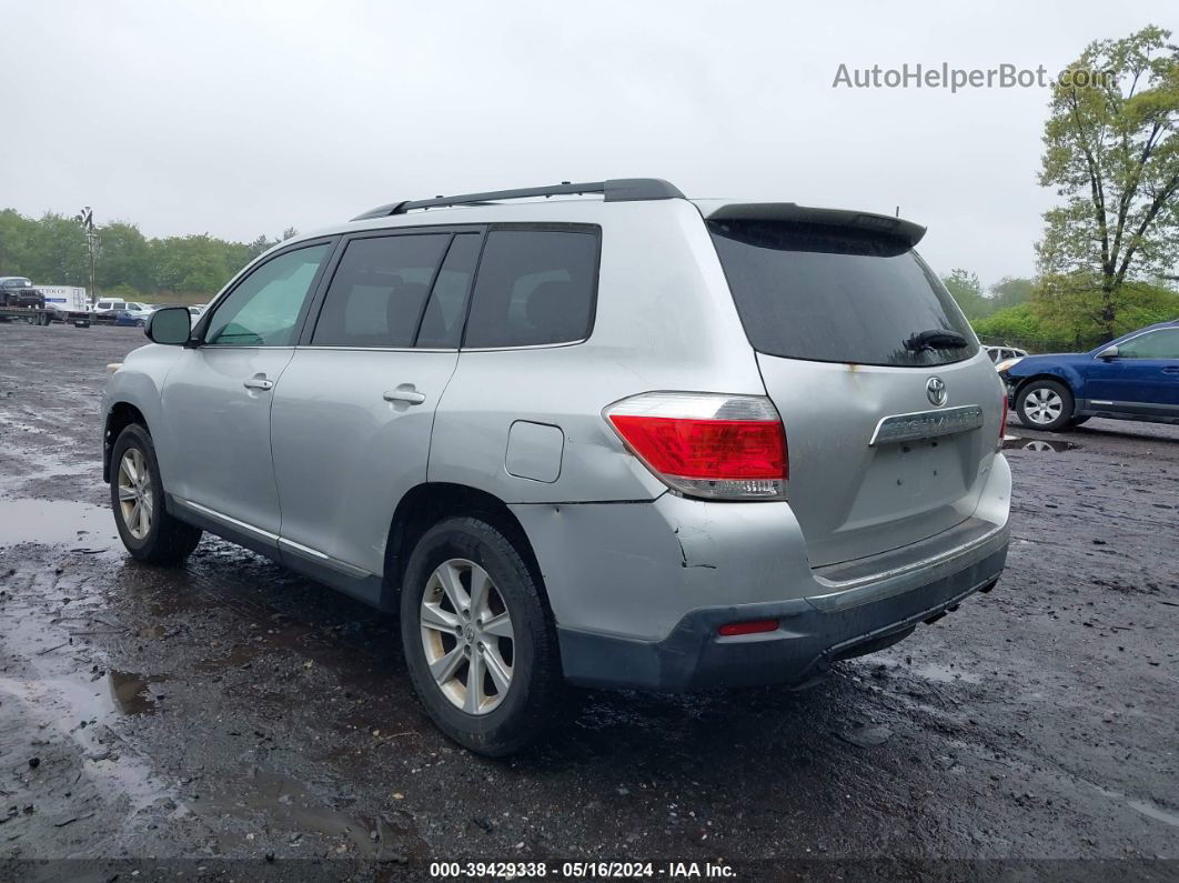 2011 Toyota Highlander Base V6 Silver vin: 5TDBK3EH7BS050235