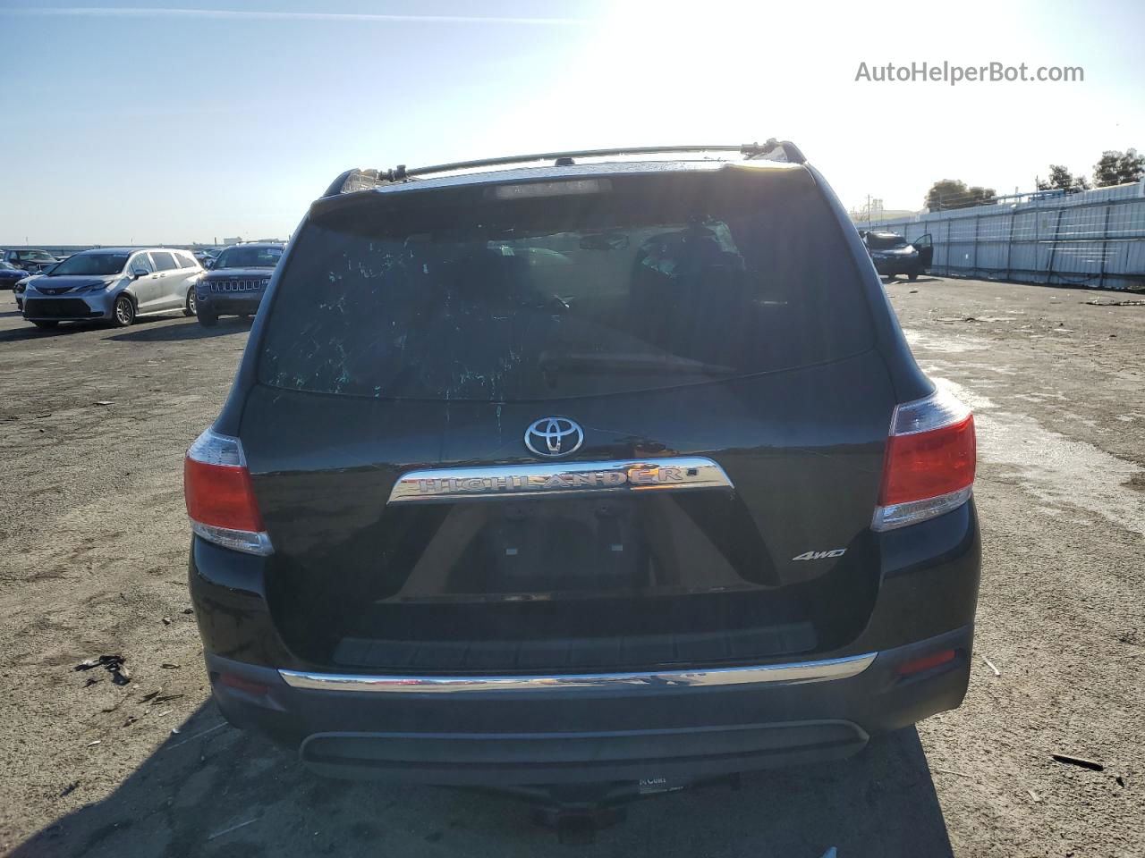 2011 Toyota Highlander Base Черный vin: 5TDBK3EH8BS071028