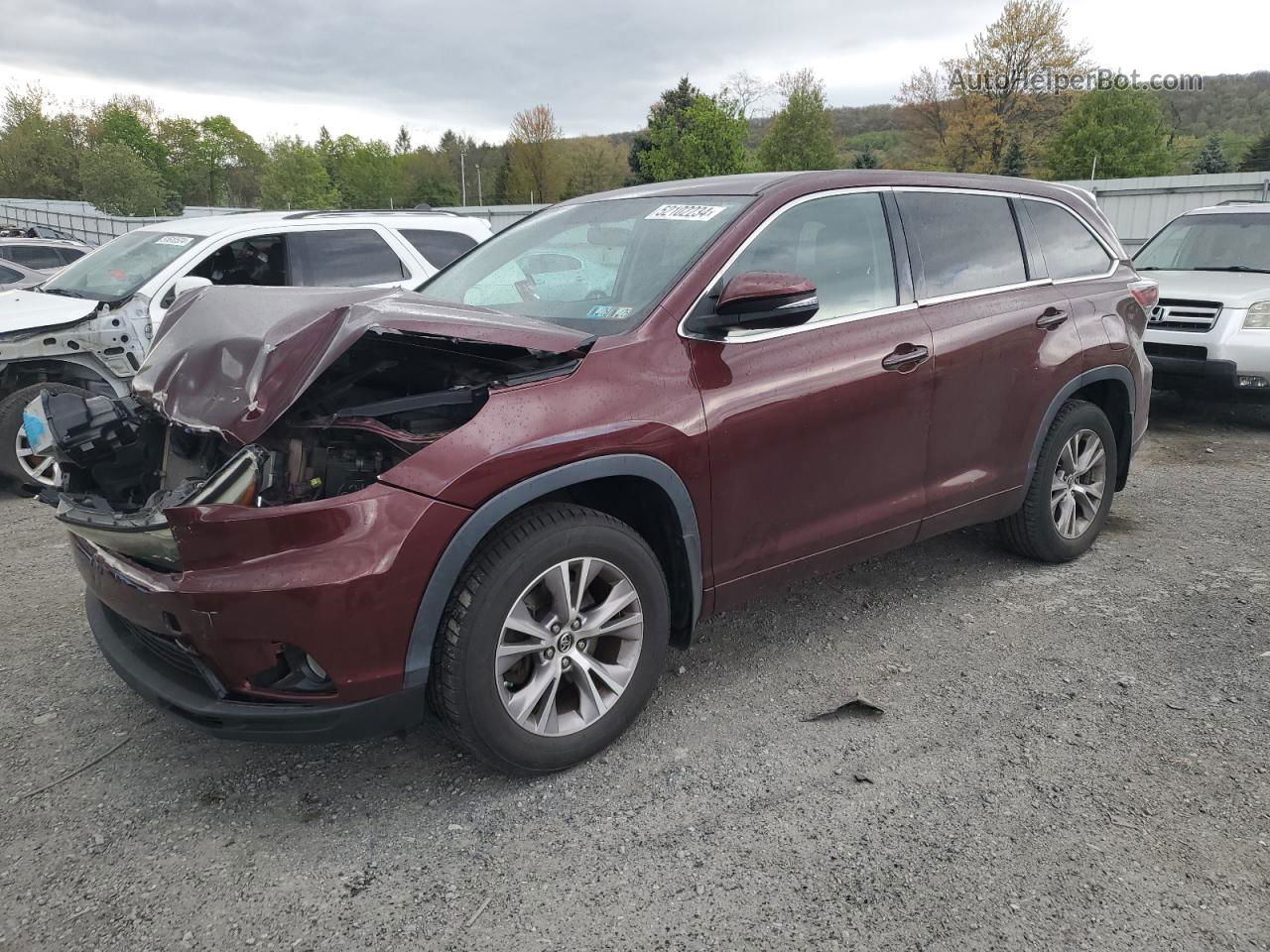 2016 Toyota Highlander Le Бордовый vin: 5TDBKRFH1GS247426