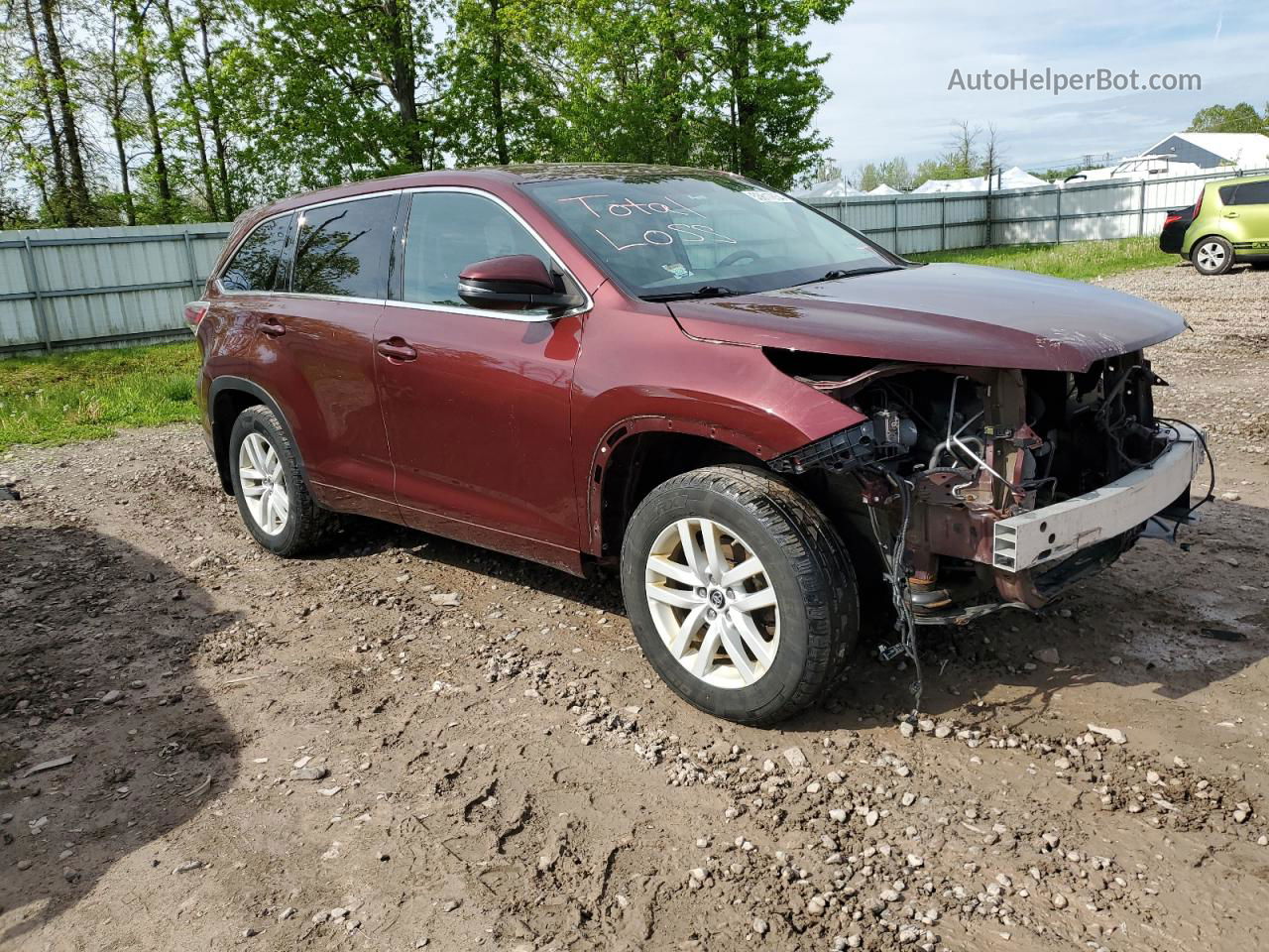 2016 Toyota Highlander Le Burgundy vin: 5TDBKRFH3GS229803