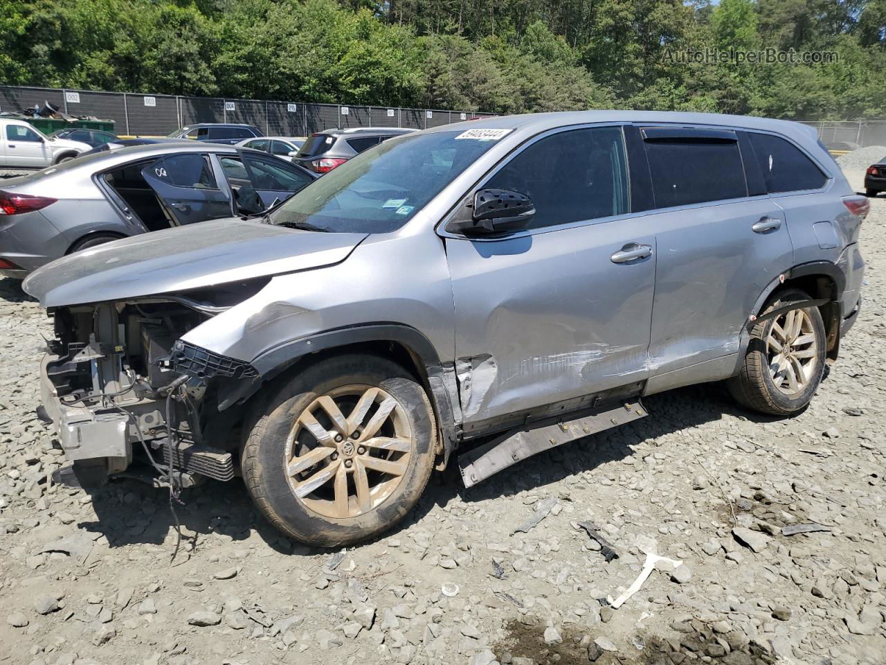 2016 Toyota Highlander Le Silver vin: 5TDBKRFH8GS261078