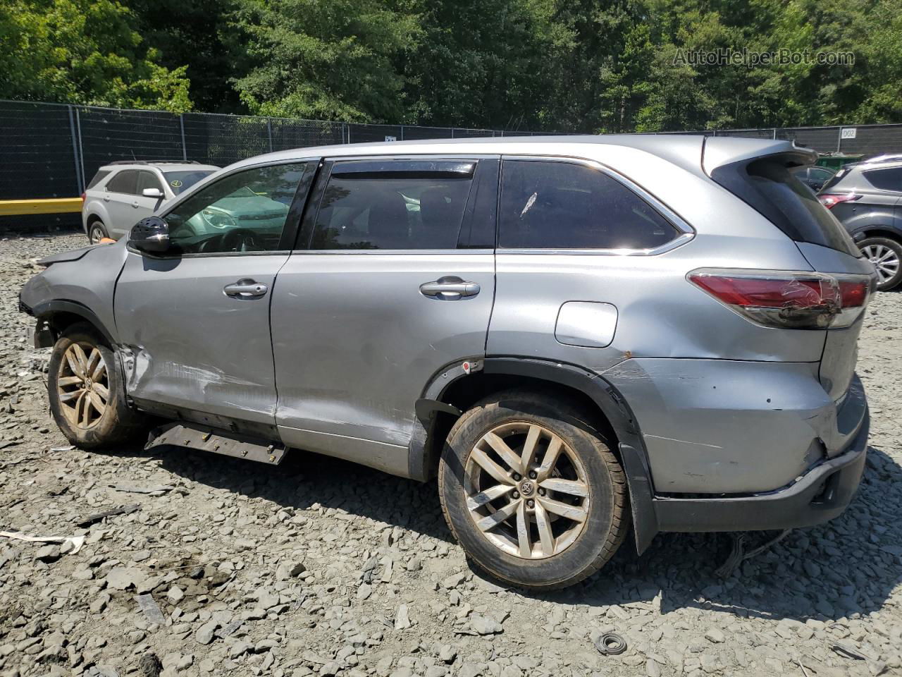 2016 Toyota Highlander Le Silver vin: 5TDBKRFH8GS261078