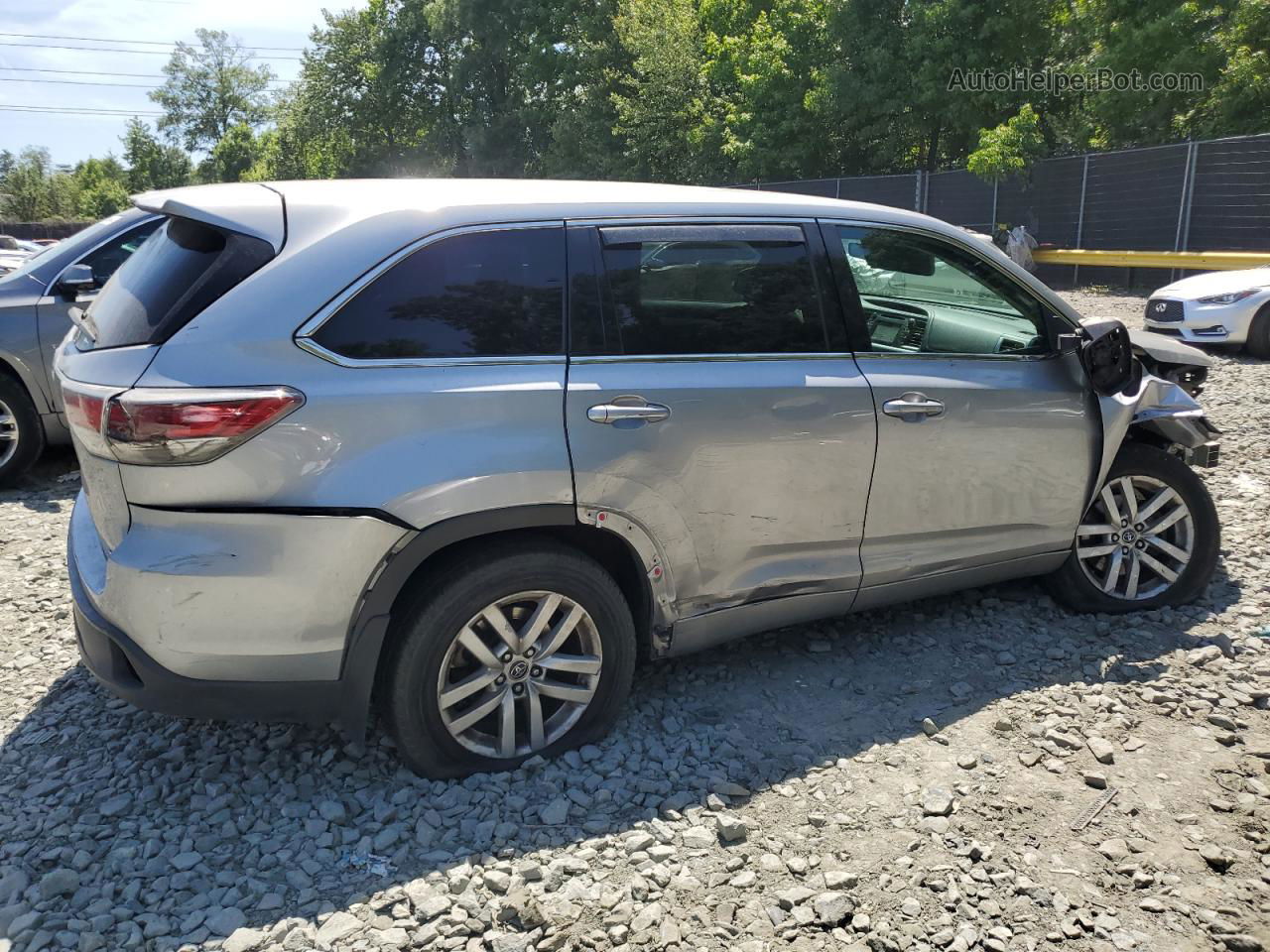 2016 Toyota Highlander Le Silver vin: 5TDBKRFH8GS261078