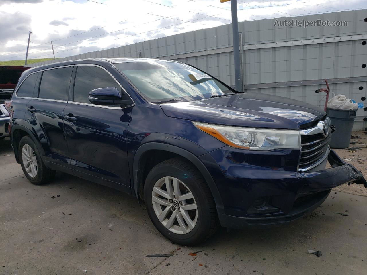 2016 Toyota Highlander Le Blue vin: 5TDBKRFH9GS337133