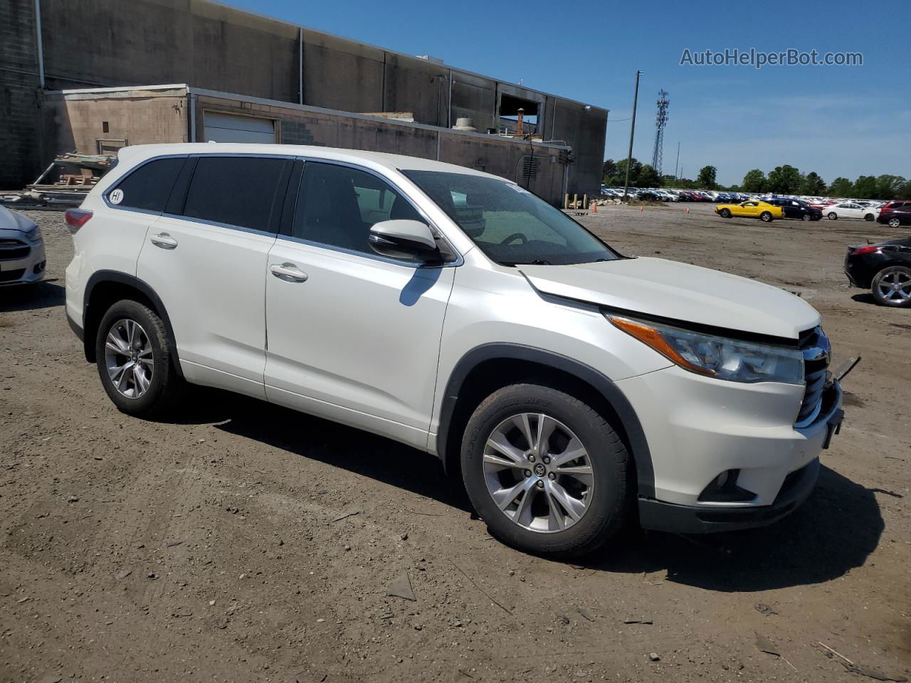 2016 Toyota Highlander Le White vin: 5TDBKRFHXGS301483