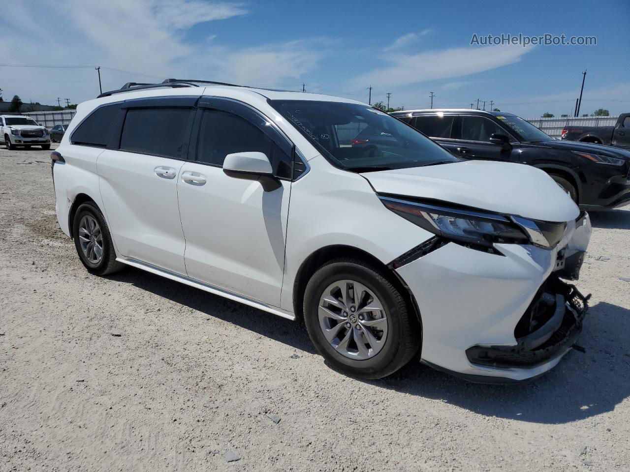 2022 Toyota Sienna Le White vin: 5TDBRKEC1NS132699