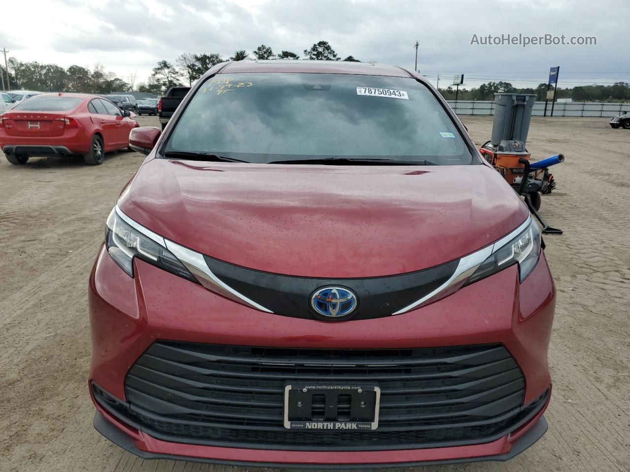 2022 Toyota Sienna Le Burgundy vin: 5TDBRKEC3NS130792