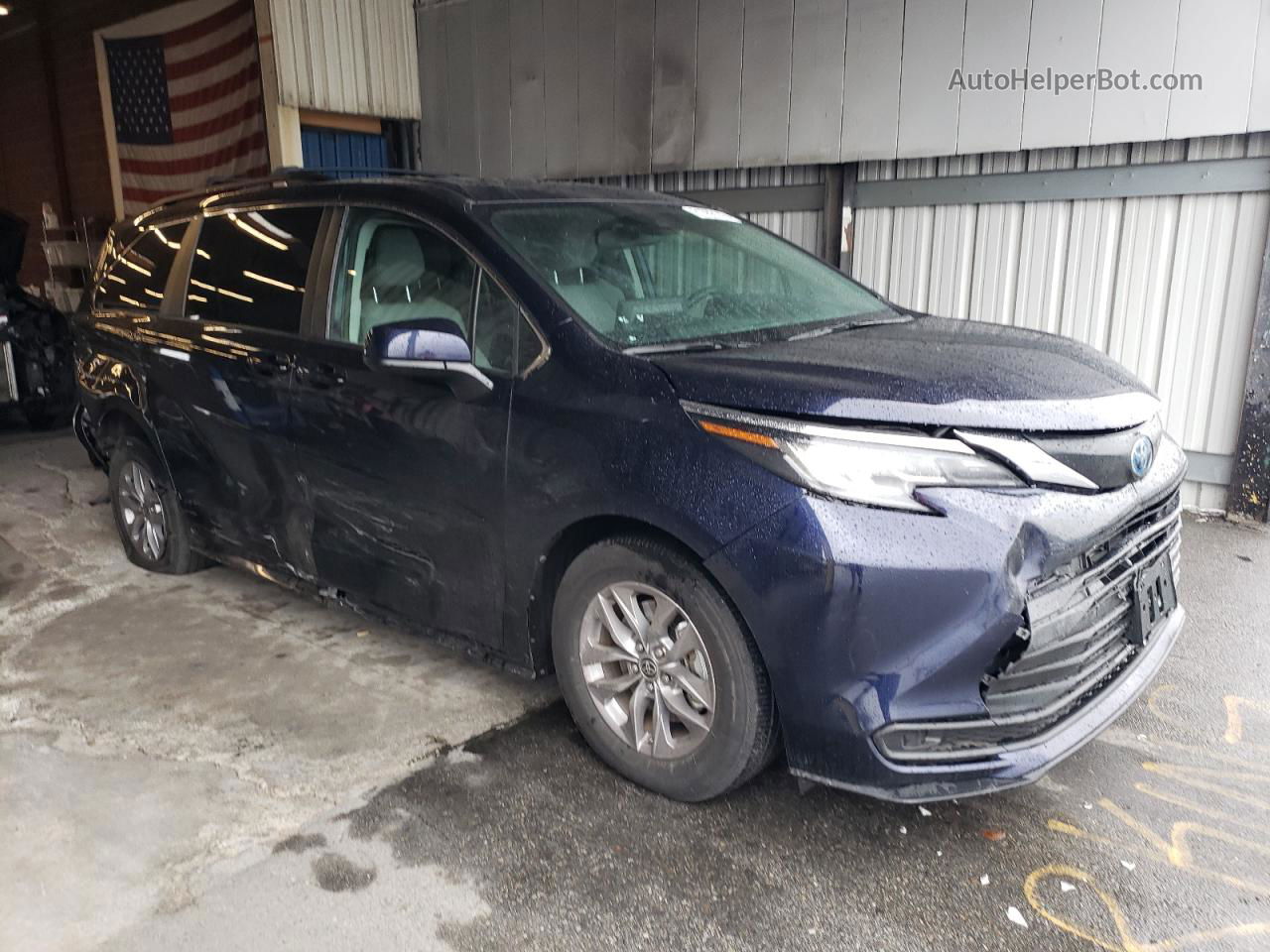 2022 Toyota Sienna Le Blue vin: 5TDBRKEC5NS097892