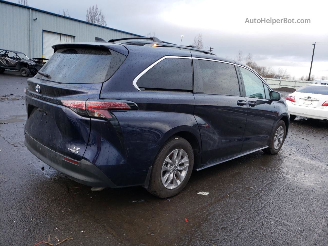 2022 Toyota Sienna Le Blue vin: 5TDBSKFC8NS063030