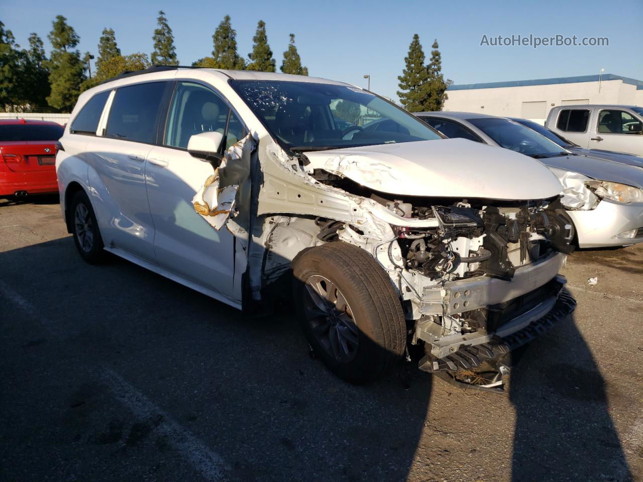 2022 Toyota Sienna Le White vin: 5TDBSKFC8NS071497