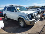 2002 Toyota Sequoia Sr5 V8 White vin: 5TDBT44A42S058283