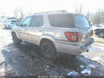 2002 Toyota Sequoia Sr5 V8 Золотой vin: 5TDBT44A62S064828