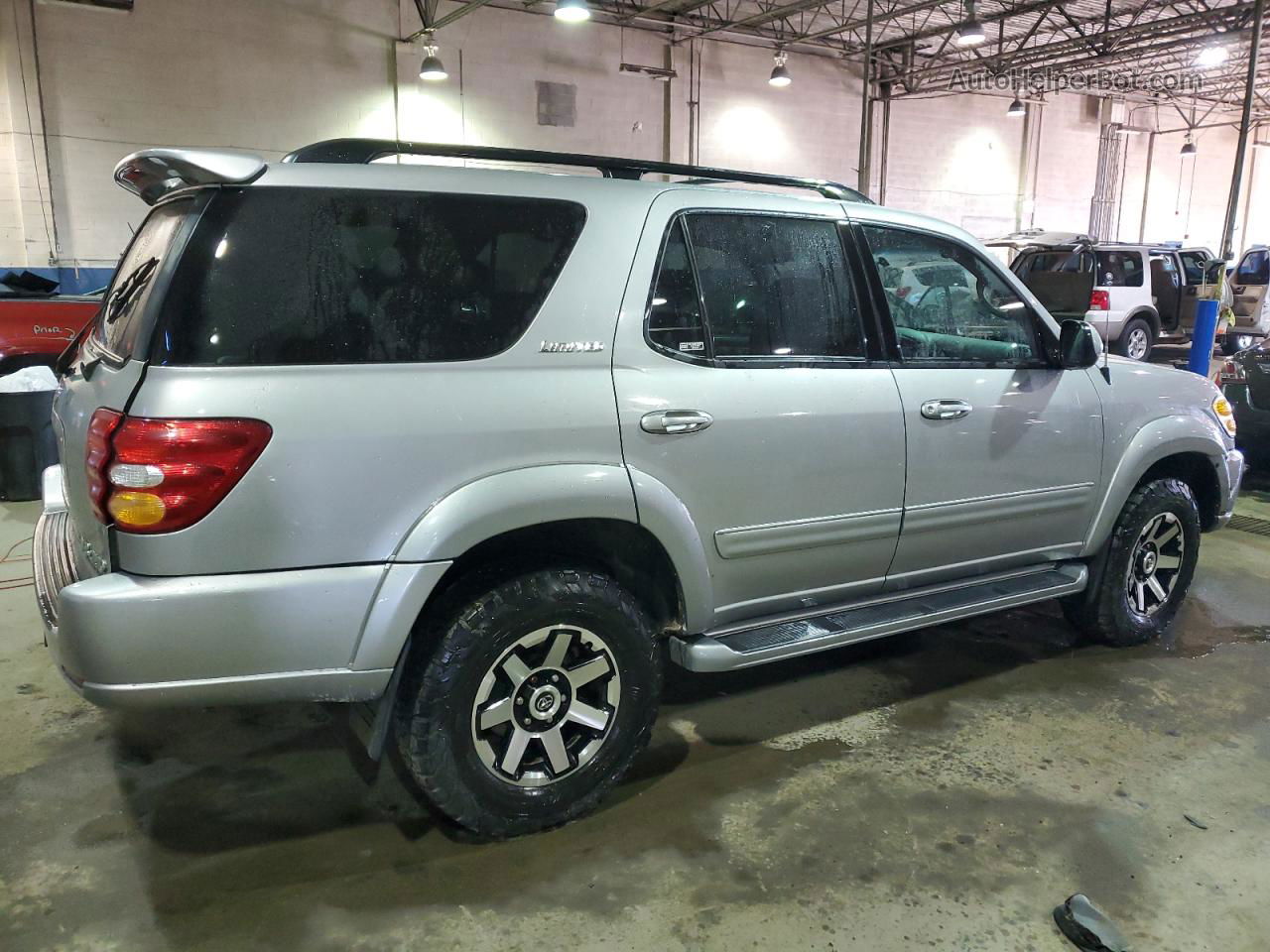 2002 Toyota Sequoia Limited Серебряный vin: 5TDBT48A12S081840