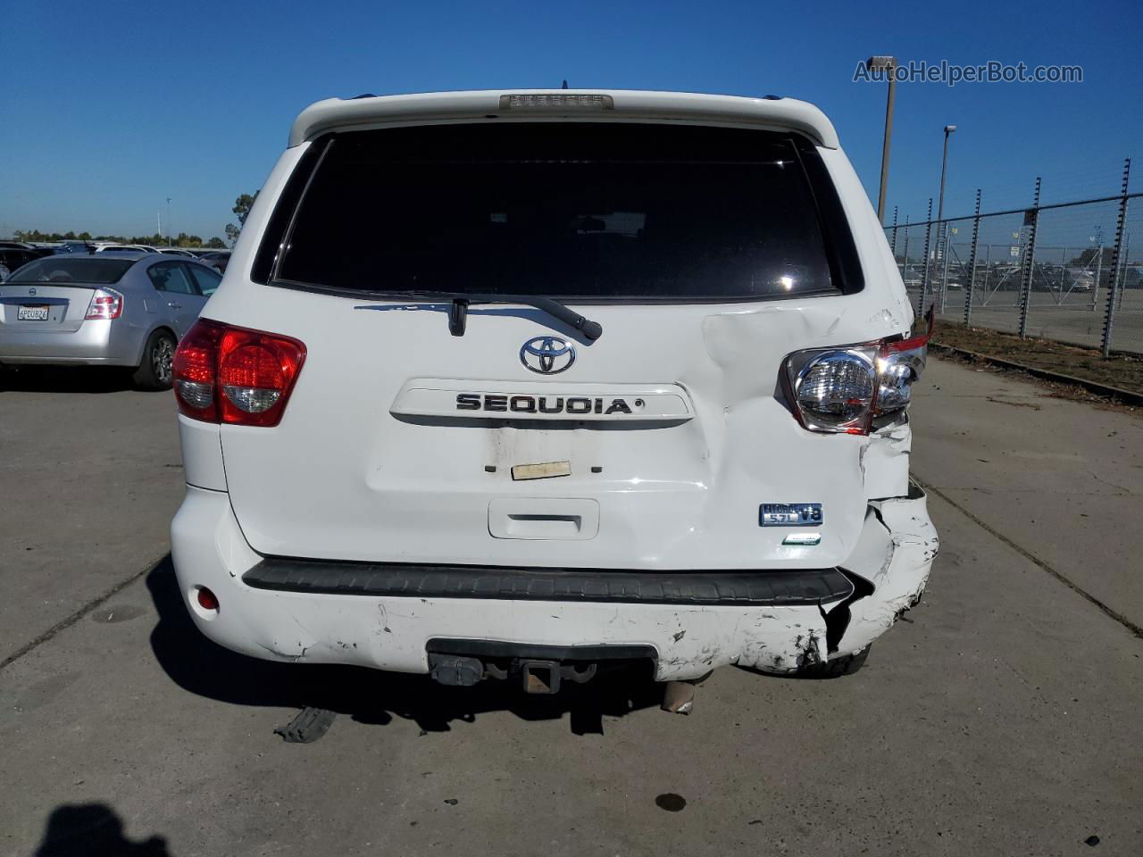 2017 Toyota Sequoia Sr5 White vin: 5TDBW5G11HS151621