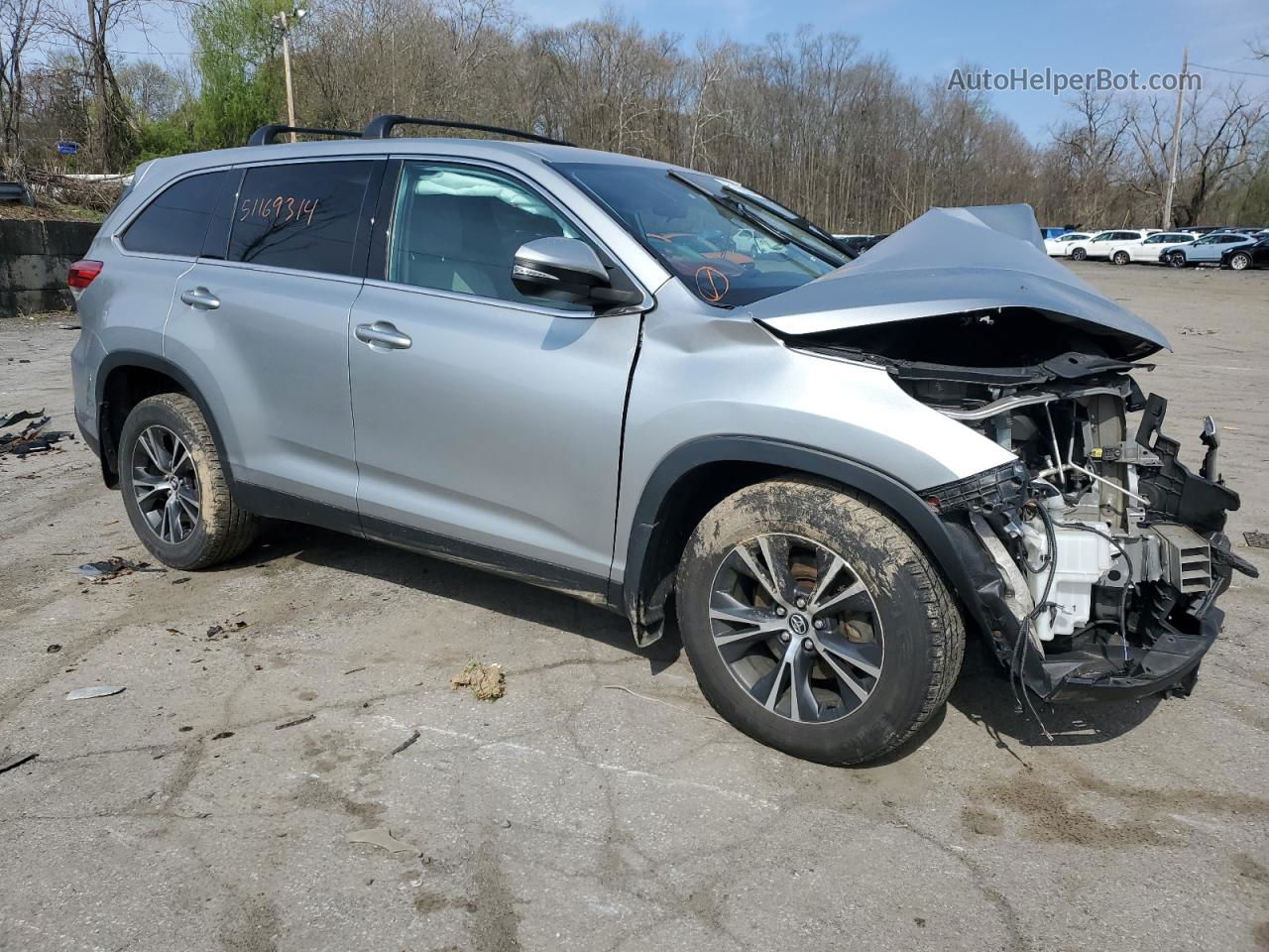 2019 Toyota Highlander Le Серебряный vin: 5TDBZRFH1KS933311