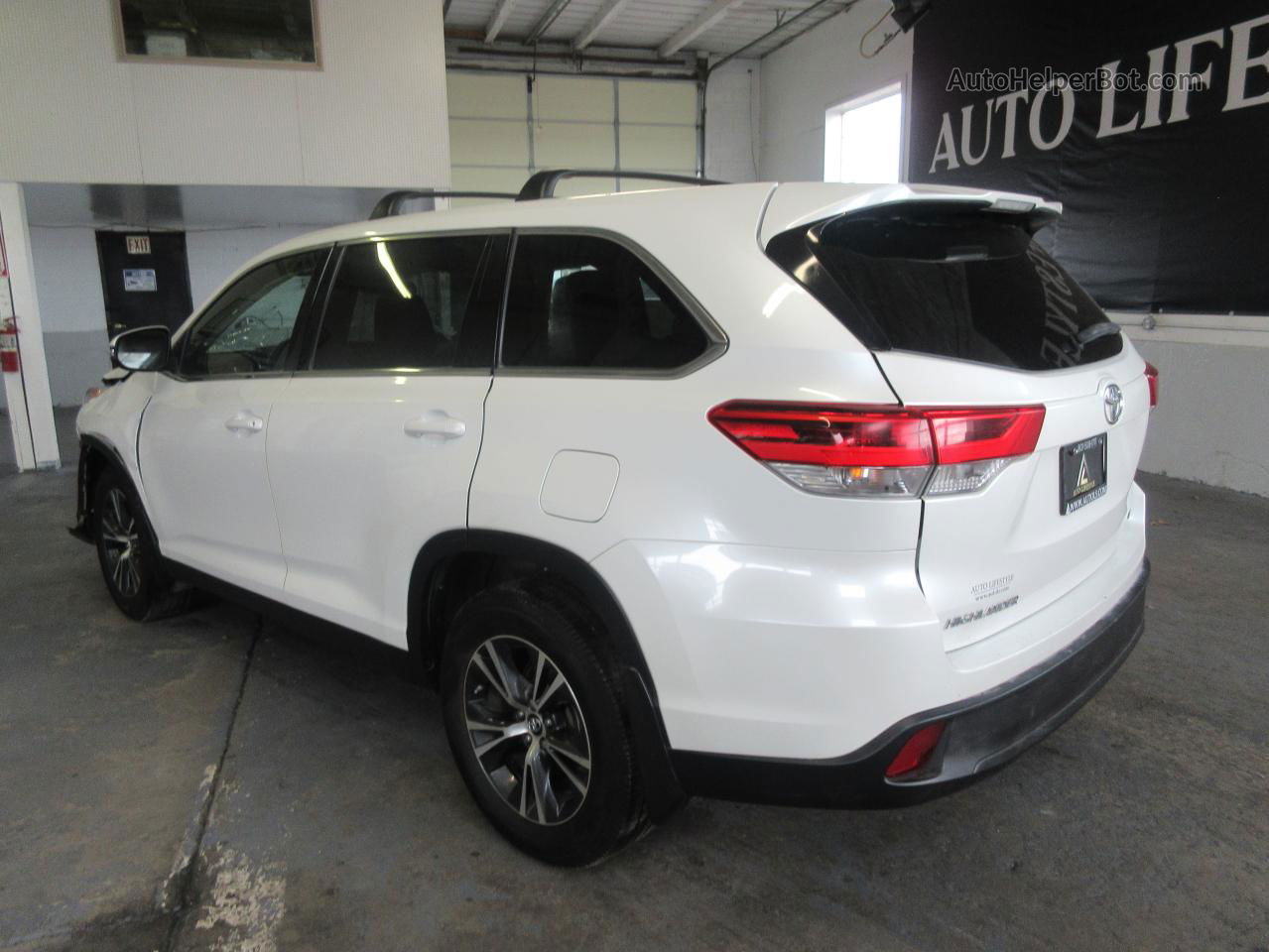 2019 Toyota Highlander Le Белый vin: 5TDBZRFH5KS944960