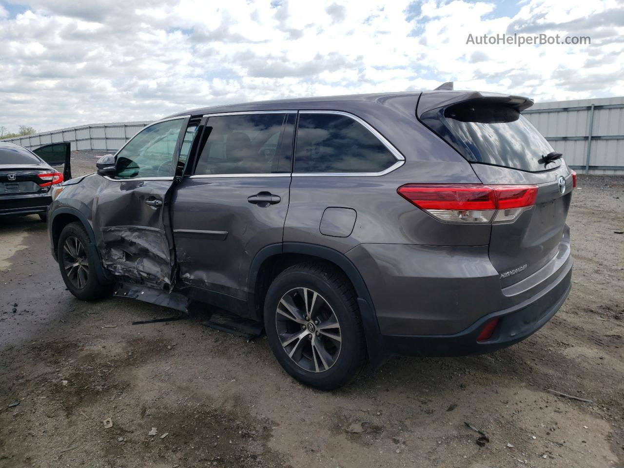 2019 Toyota Highlander Le Серый vin: 5TDBZRFH5KS984276